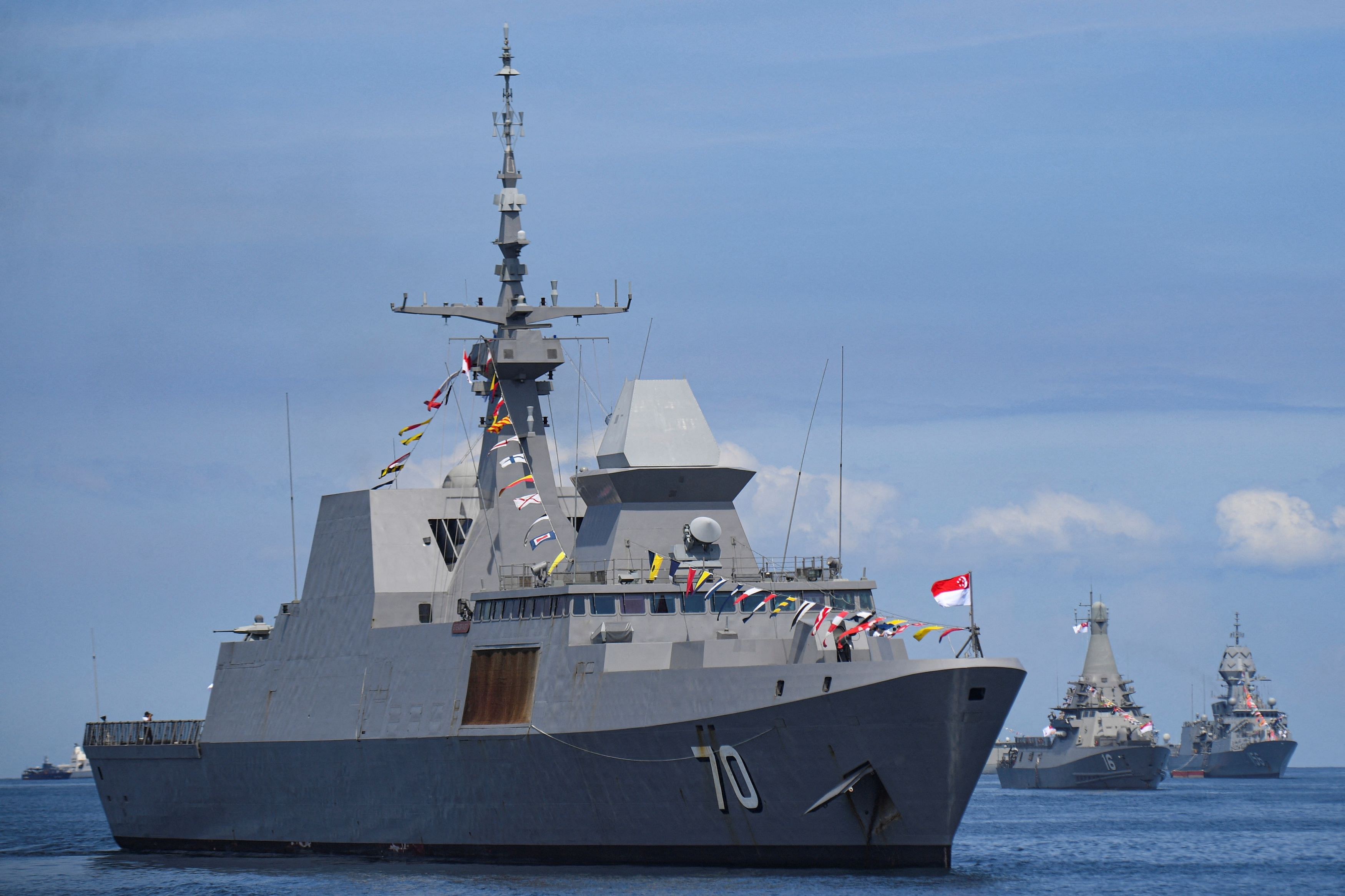 Singapore Naval ship RSS Steadfast-70 join the International Fleet Review part of the Multilateral Naval Exercise Komodo  2023 event in the Makassar Sea, South Sulawesi province, Indonesia, June 5, 2023, in this photo taken by Antara Foto. Antara Foto/M Risyal Hidayat/via REUTERS  ATTENTION EDITORS - THIS IMAGE HAS BEEN SUPPLIED BY A THIRD PARTY. MANDATORY CREDIT. INDONESIA OUT. NO COMMERCIAL OR EDITORIAL SALES IN INDONESIA.