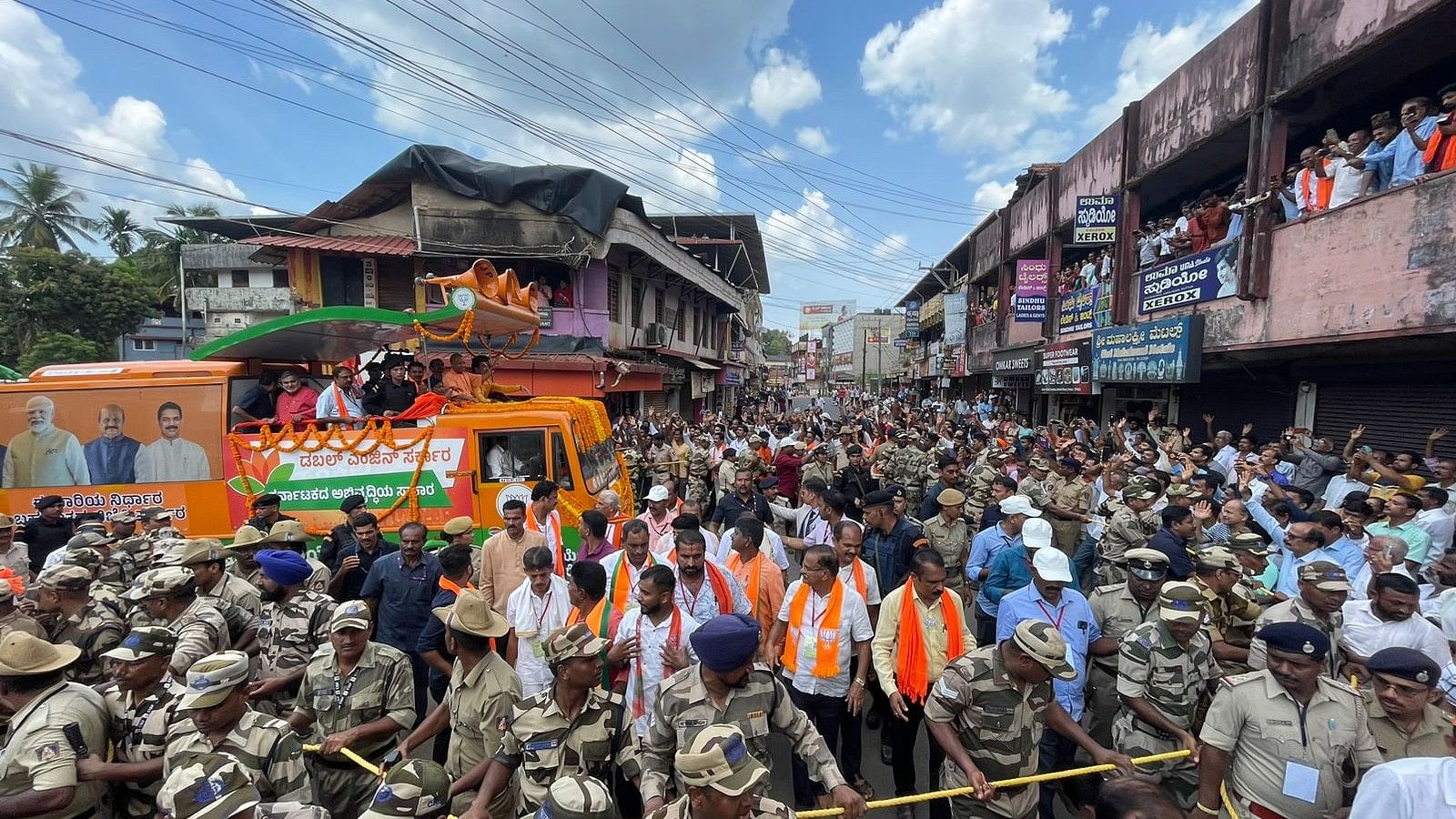 ಪುತ್ತೂರಿನಲ್ಲಿ ನಡೆದ ಯೋಗಿ ಆದಿತ್ಯನಾಥ ರೋಡ್ ಶೋ