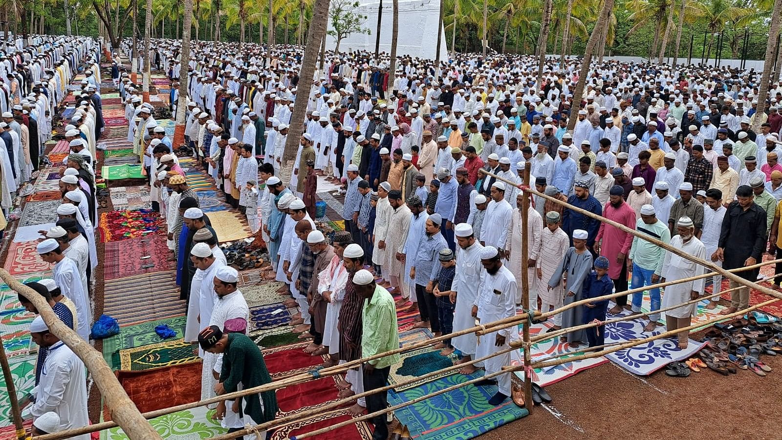 ಮುಸ್ಲಿಮರ ಸಾಮೂಹಿಕ ಪ್ರಾರ್ಥನೆ