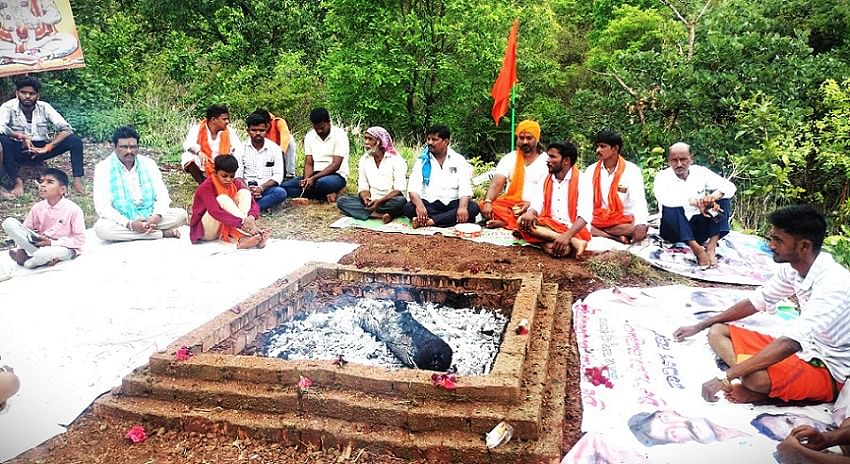 ಚಿಟಗುಪ್ಪ ತಾಲ್ಲೂಕಿನ ಮನ್ನಾಎಖ್ಖೇಳಿ ಹೊರವಲಯದಲ್ಲಿರುವ ಹನುಮಾನ ಲಂಕಾದಲ್ಲಿ ಭಾನುವಾರ ವೃಷ್ಠಿ ಜಪ ಯಜ್ಞ ಆರಂಭಿಸಲಾಯಿತು 