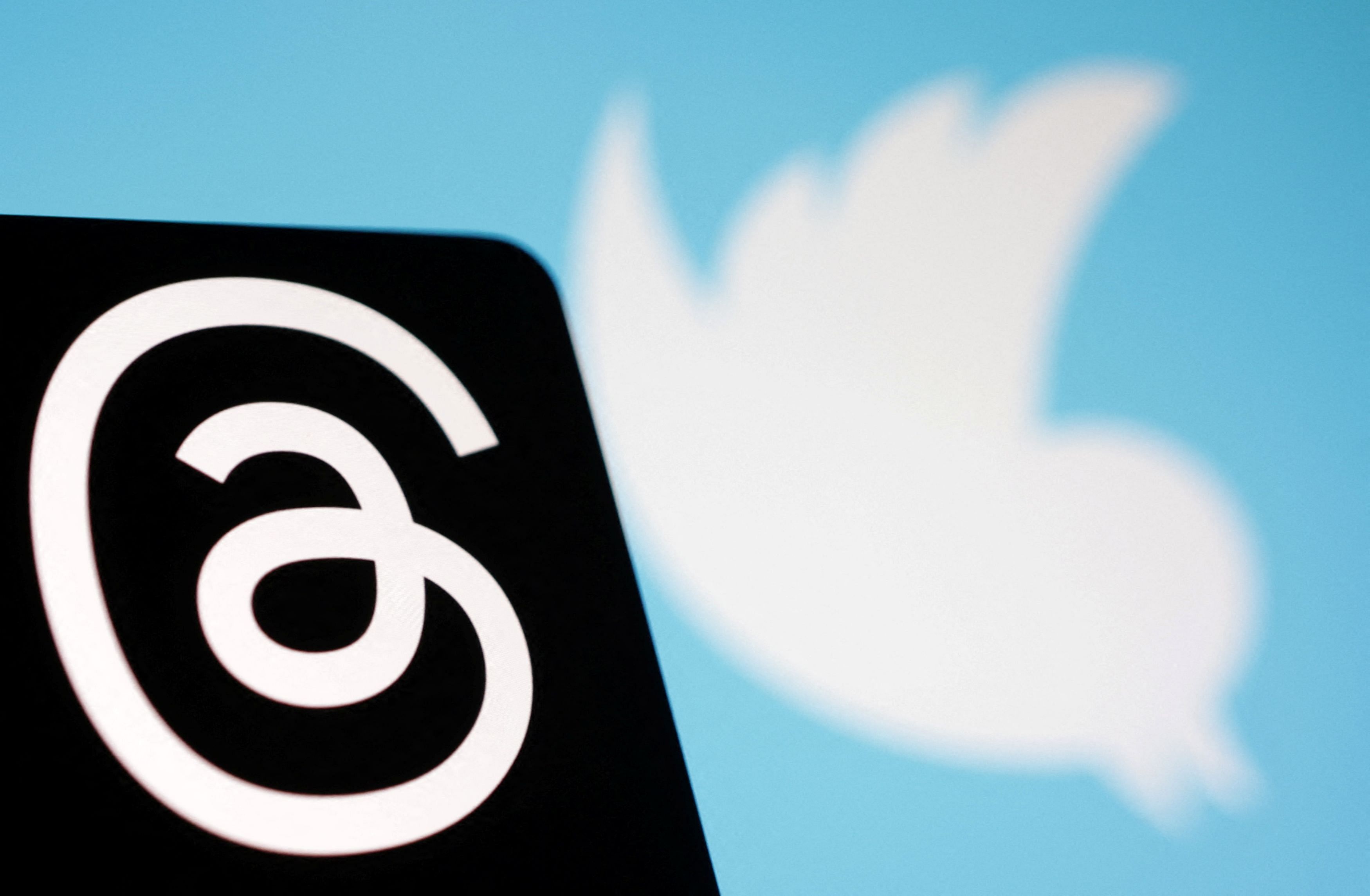 Meta Threads and Twitter app logos are seen in this illustration taken, July 7, 2023. REUTERS/Dado Ruvic/Illustration