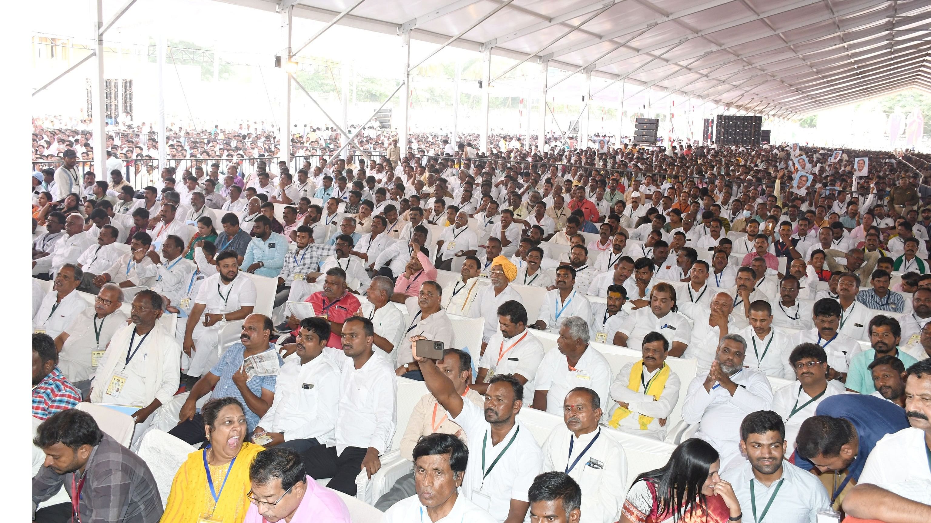 ಬೆಳಗಾವಿಯಲ್ಲಿ ಮಂಗಳವಾರ ನಡೆದ ಶೆಫರ್ಡ್ಸ್‌ ಇಂಡಿಯಾ– ಇಂಟರ್‌ ನ್ಯಾಷನಲ್‌ 9ನೇ ರಾಷ್ಟ್ರೀಯ ಸಮಾವೇಶದಲ್ಲಿ ಭಾಗವಹಿಸಿದ ಜನಸ್ತೋಮ
 ಪ್ರಜಾವಾಣಿ ಚಿತ್ರ