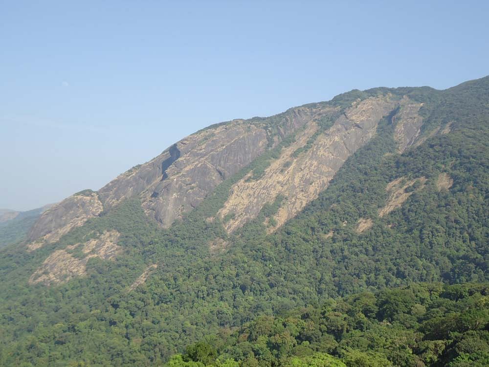 ಕುಮಾರಪರ್ವತದ ವಿಹಂಗಮ ನೋಟ