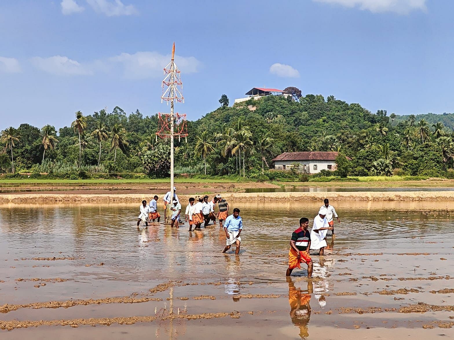 ಸಂಭ್ರಮದ ಪೂಕರೆ ಕಂಬಳ