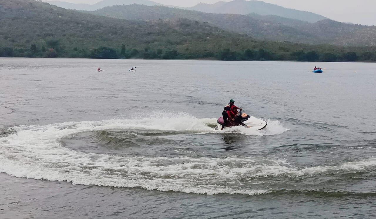 ಅಯ್ಯನಕೆರೆಯಲ್ಲಿ ಪ್ರವಾಸಿಗರ ಬೋಟಿಂಗ್ ಸಂಭ್ರಮ