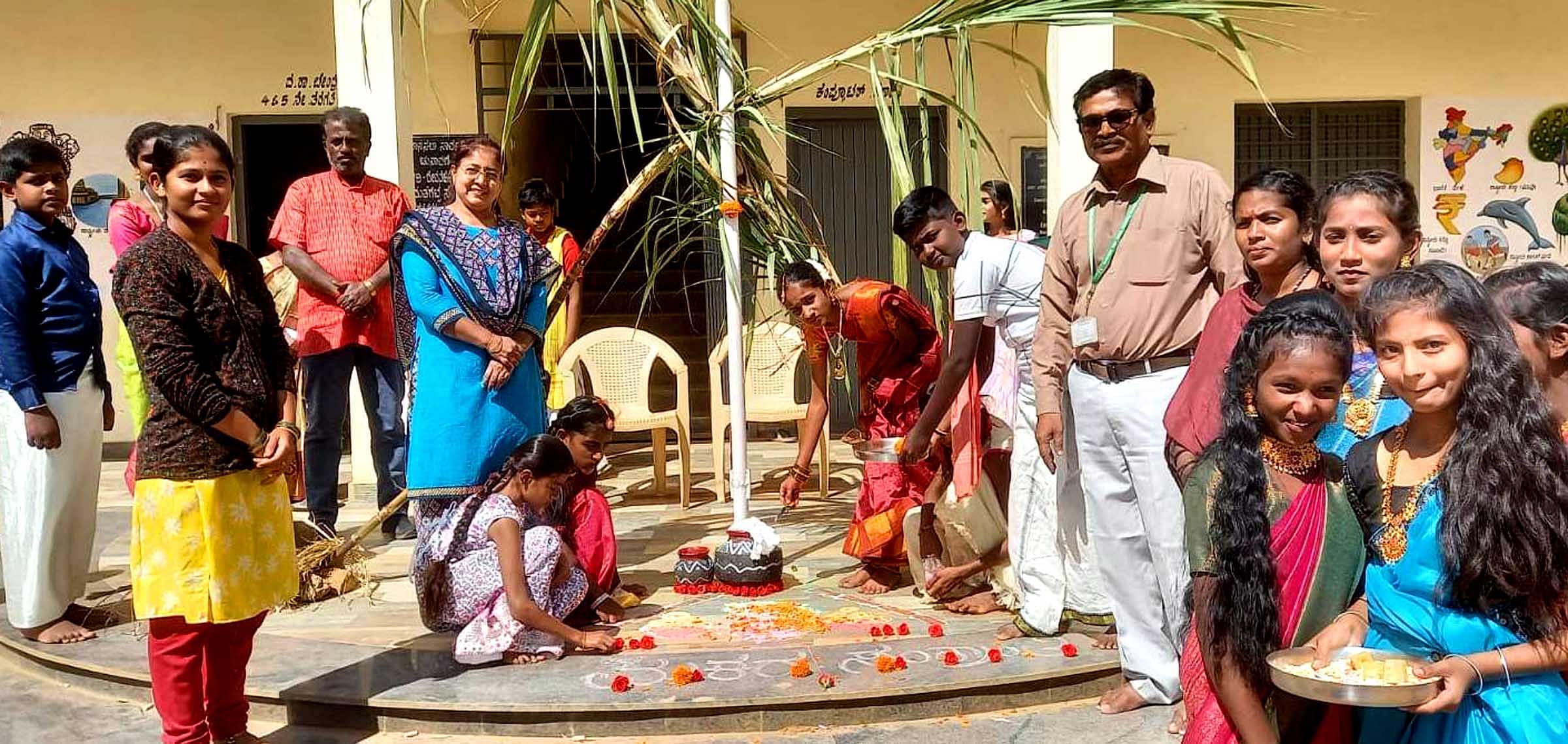  ವಿಜಯಪುರ ಹೋಬಳಿ ನಾರಾಯಣಪುರ ಸರ್ಕಾರಿ ಹಿರಿಯ ಪ್ರಾಥಮಿಕ ಶಾಲೆಯಲ್ಲಿ ಸುಗ್ಗಿ ಹಬ್ಬ ಸಂಕ್ರಾಂತಿಯನ್ನು ಸಾಂಪ್ರದಾಯಿಕವಾಗಿ ಆಚರಿಸಲಾಯಿತು