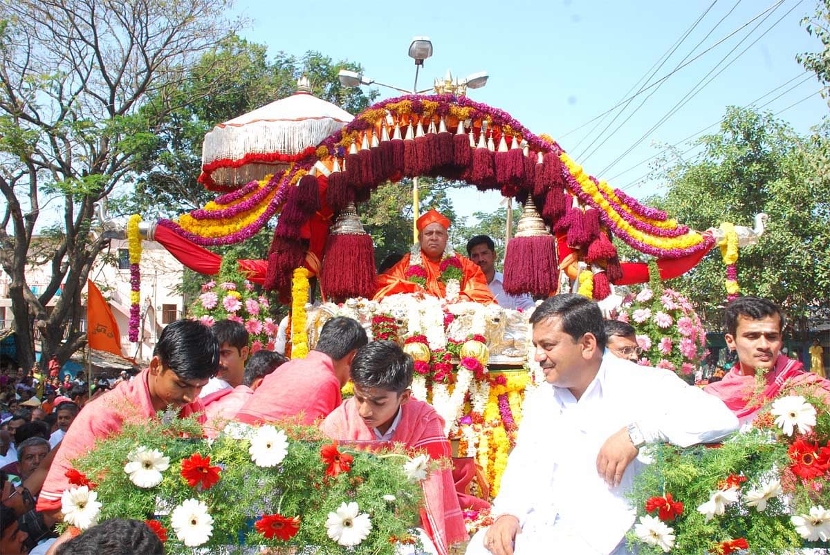 ತರಳಬಾಳು ಶ್ರೀಗಳ ಅಡ್ಡಪಲ್ಲಕ್ಕಿ ಉತ್ಸವ (ಸಂಗ್ರಹ ಚಿತ್ರ)