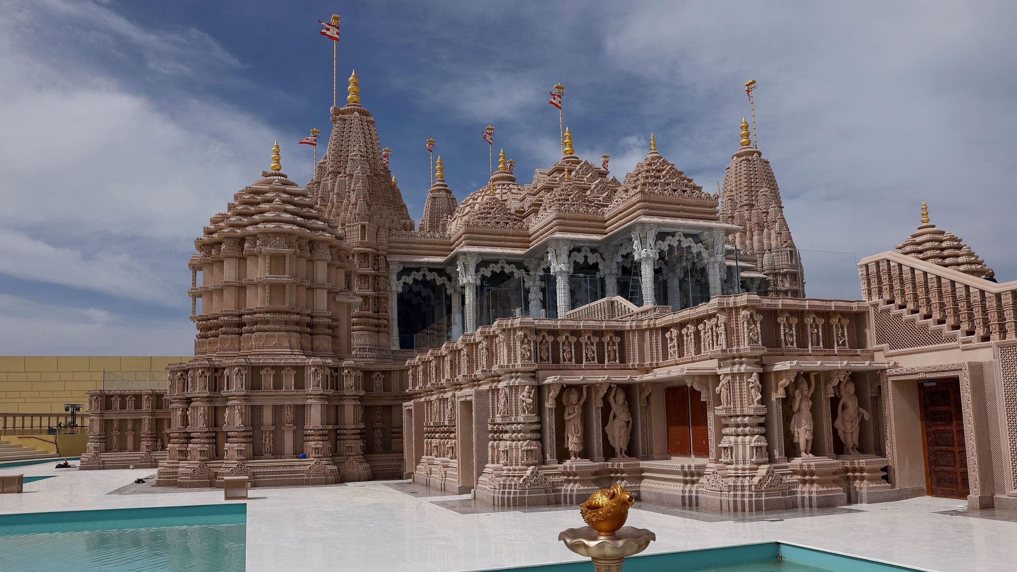 ಅಬುಧಾಬಿಯ ಬಿಎಪಿಎಸ್‌ ಹಿಂದೂ ದೇವಾಲಯ