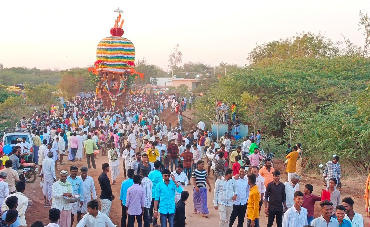 ಯಲಬುರ್ಗಾ ತಾಲ್ಲೂಕು ಕಲ್ಲಭಾವಿ ಗ್ರಾಮದ ಮಾರುತೇಶ್ವರ ದೇವರ ಮಹಾರಥೋತ್ಸವ ಅದ್ದೂರಿಯಾಗಿ ನಡೆಯಿತು
