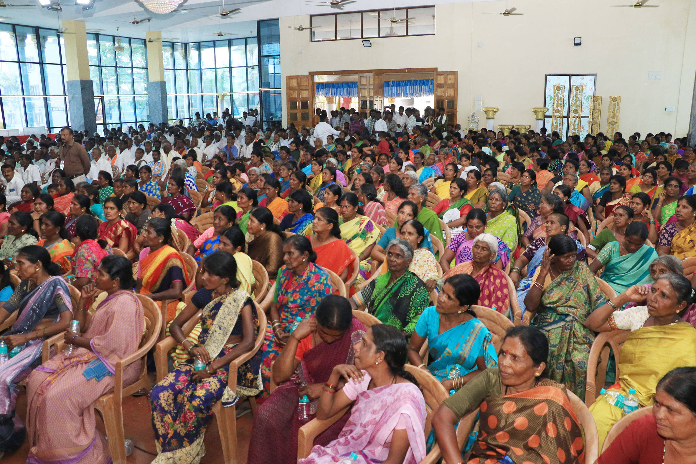 ಬಿಜೆಪಿಯು ಚಾಮರಾಜನಗರದಲ್ಲಿ ಸೋಮವಾರ ಹಮ್ಮಿಕೊಂಡಿದ್ದ ಮಾದಿಗ ಸಮಾವೇಶದಲ್ಲಿ ಭಾಗವಹಿಸಿದ್ದ ಸಮುದಾಯದವರು 