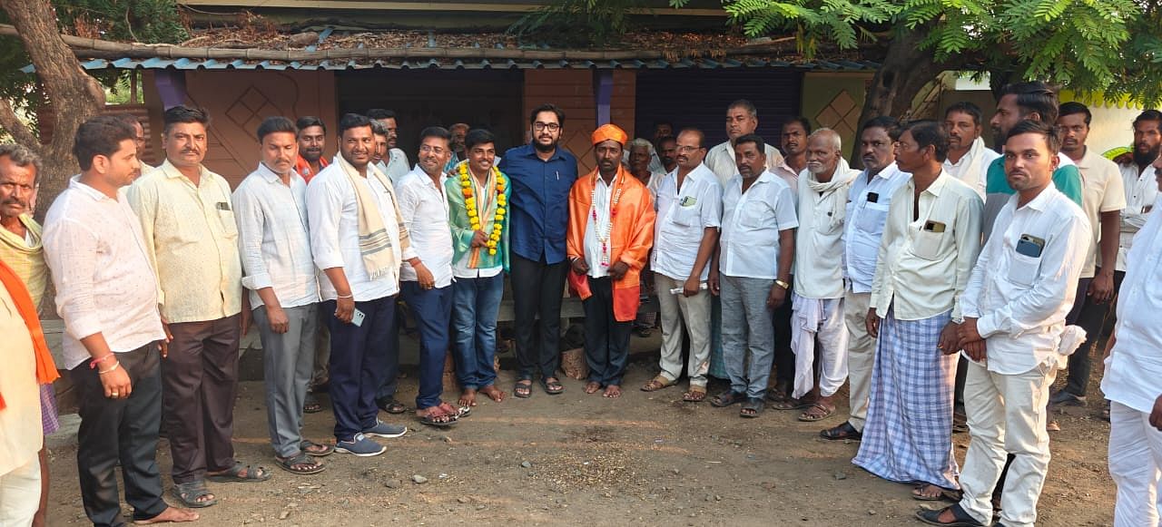 ಚಿಂಚೋಳಿ ತಾಲ್ಲೂಕು ನರನಾಳದಲ್ಲಿ ಬಿಜೆಪಿ ಸೇರಿದ ಮುಖಂಡರಿಗೆ ಶಾಸಕ ಡಾ. ಅವಿನಾಶ ಜಾಧವ ಸೋಮವಾರ ಸನ್ಮಾನಿಸಿ ಬರ ಮಾಡಿಕೊಂಡರು