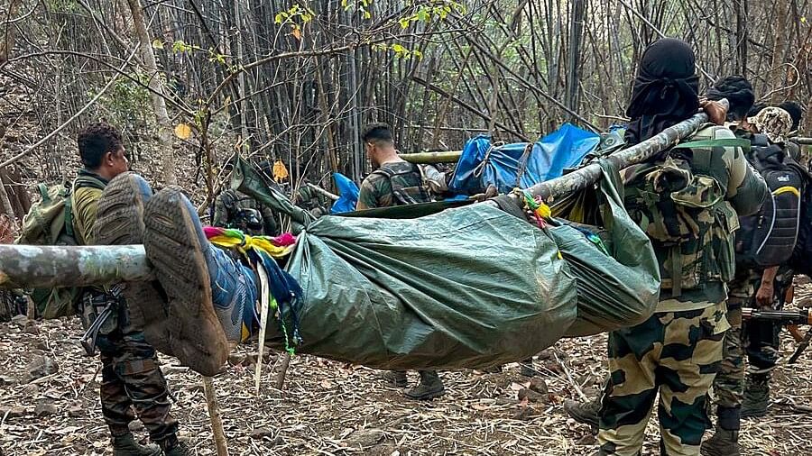 <div class="paragraphs"><p><strong>29 Naxals killed in encounter in Chhattisgarh</strong></p></div>