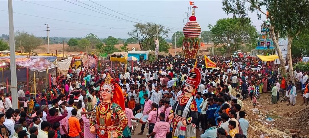 ಯಲಬುರ್ಗಾ ತಾಲ್ಲೂಕು ಹುಲೆಗುಡ್ಡ ಗ್ರಾಮದ ಕುದ್ರೆಲ್ಲೇಶ್ವರ ಜಾತ್ರೋತ್ಸವದ ಪ್ರಯುಕ್ತ ಮಹಾ ರಥೋತ್ಸವ ಅದ್ದೂರಿಯಾಗಿ ಜರುಗಿತು