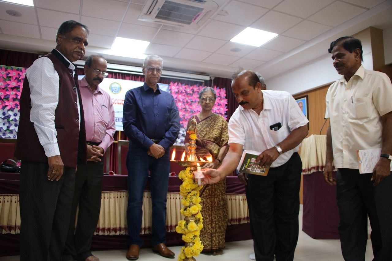 ಮೈಸೂರಿನ ವಿದ್ಯಾವರ್ಧಕ ಕಾಲೇಜಿನ ಪಿ.ಎಂ.ಚಿಕ್ಕಬೋರಯ್ಯ ಸಭಾಂಗಣದಲ್ಲಿ ನಡೆದ ಯಶೋಧರ ದಾಸಪ್ಪ ಅವರ ಜನ್ಮ ದಿನಾಚರಣೆಯನ್ನು ಎಚ್‌.ಸಿ.ದಾಸಪ್ಪ ಸಾರ್ವಜನಿಕ ವಿಚಾರ ಸಂಸ್ಥೆ ಕಾರ್ಯದರ್ಶಿ ಸರೋಜ ತುಳಸಿದಾಸ್‌ ಉದ್ಘಾಟಿಸಿದರು. ಪಿ.ವಿಶ್ವನಾಥ್‌, ಎಂ.ಕೆ.ಶಂಕರಲಿಂಗೇಗೌಡ, ಪಿ.ಬೋರೇಗೌಡ, ಅಪ್ಪಾಜಿ ಗೌಡ, ಕೆಂಪರಾಜೇಗೌಡ, ಬೂಕನಕೆರೆ ವಿಜೇಂದ್ರ ಭಾಗವಹಿಸಿದ್ದರು