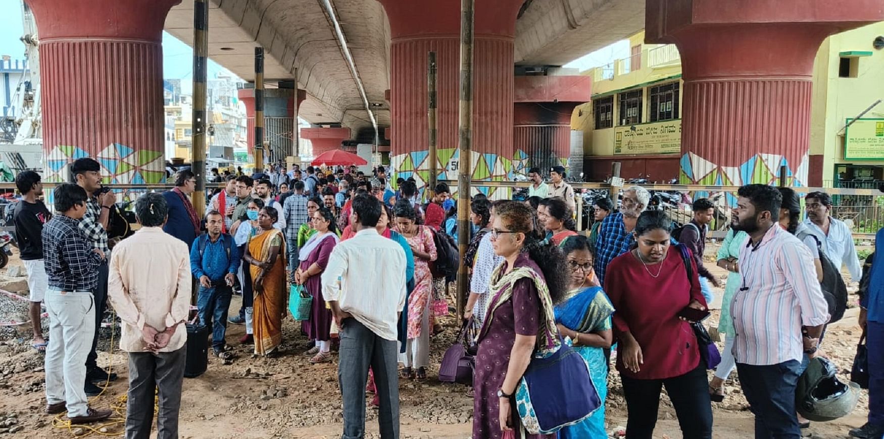 ರೈಲ್ವೆ ಸಂರಕ್ಷಣಾ ಪಡೆ (ಆರ್‌ಪಿಎಫ್‌) ಮತ್ತು ಬಚ್‌ಪನ್‌ ಬಚಾವೊ ಆಂದೋಲನ (ಬಿಬಿಎ) ವತಿಯಿಂದ ಹೆಬ್ಬಾಳ ರೈಲು ನಿಲ್ದಾಣದ ಬಳಿ ಸಾರ್ವಜನಿಕ ಜಾಗೃತಿ ಕಾರ್ಯಕ್ರಮ ಹಮ್ಮಿಕೊಳ್ಳಲಾಯಿತು.