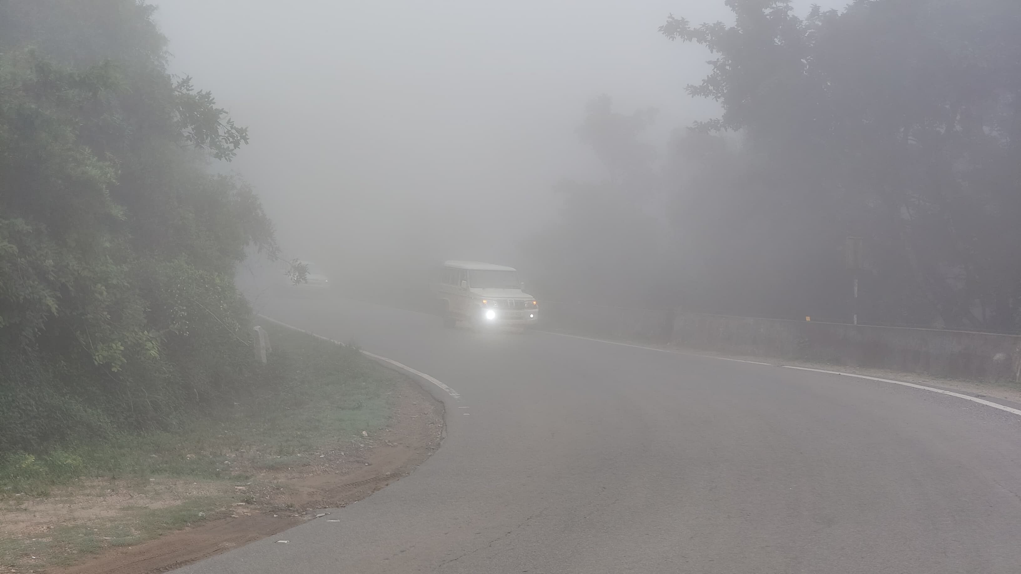 ಚಾರ್ಮಾಡಿ ಘಾಟಿ ಪ್ರದೇಶ ಮಂಜಿನಿಂದ ಆವೃತವಾಗಿರುವುದು