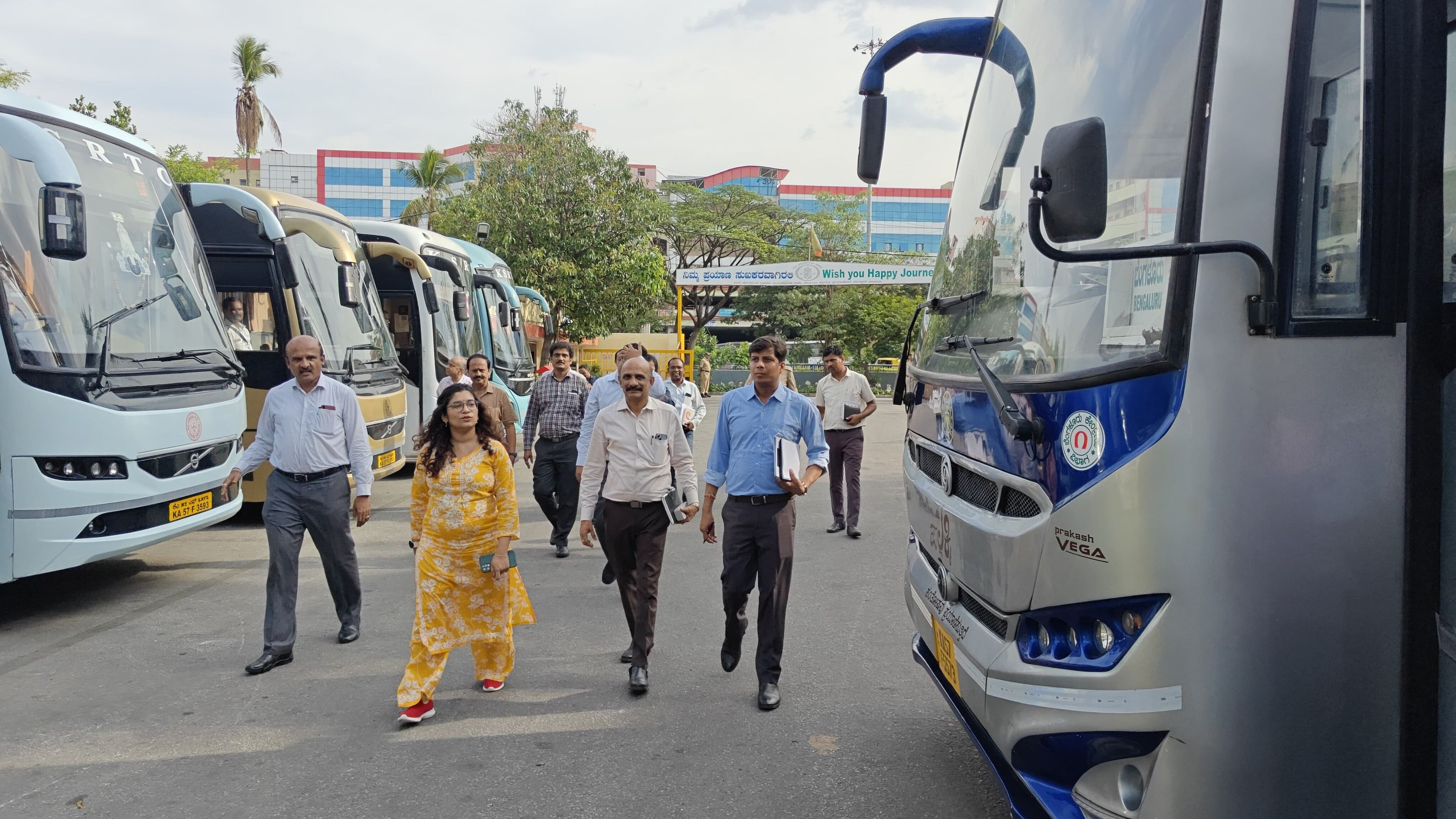 ಉತ್ತರ ಪ್ರದೇಶ ರಾಜ್ಯ ರಸ್ತೆ ಸಾರಿಗೆ ಸಂಸ್ಥೆಯ ಅಧಿಕಾರಿಗಳು ಕೆಎಸ್‌ಆರ್‌ಟಿಸಿಗೆ ಭೇಟಿ ನೀಡಿದರು