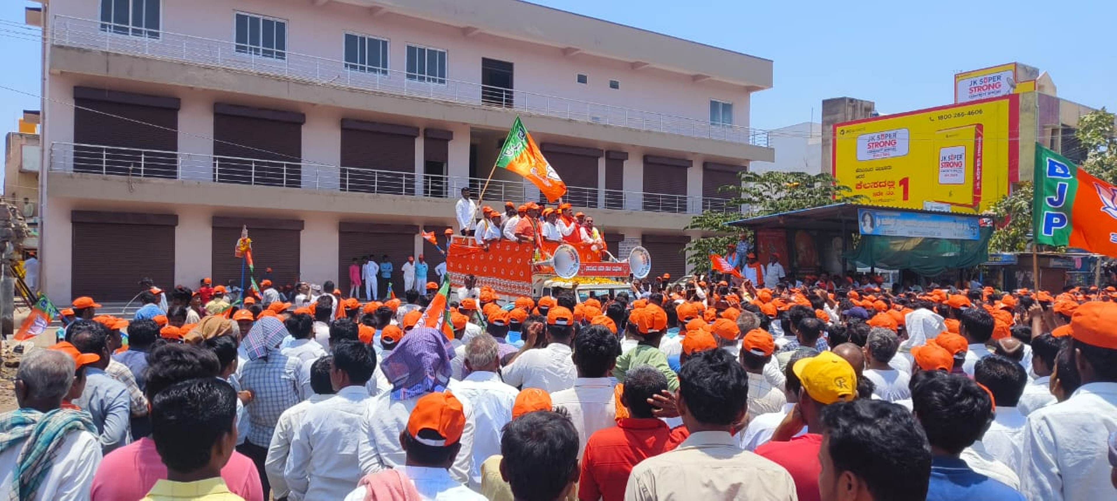 ಲೋಕಾಪುರದಲ್ಲಿ ಶಾಸಕ ಬಸನಗೌಡ ಪಾಟೀಲ ಯತ್ನಾಳ ಮಾತನಾಡಿದರು 