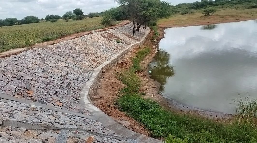 ನರೇಗಾ ಯೋಜನೆಯಡಿ ಸಂಪೂರ್ಣ ಅಭಿವೃದ್ಧಿಗೊಂಡ ಲಕ್ಷ್ಮೆಶ್ವರ ತಾಲ್ಲೂಕಿನ ಹರದಗಟ್ಟಿ ಗ್ರಾಮದ ಬೇಂಜ್ರೆ ಕೆರೆ