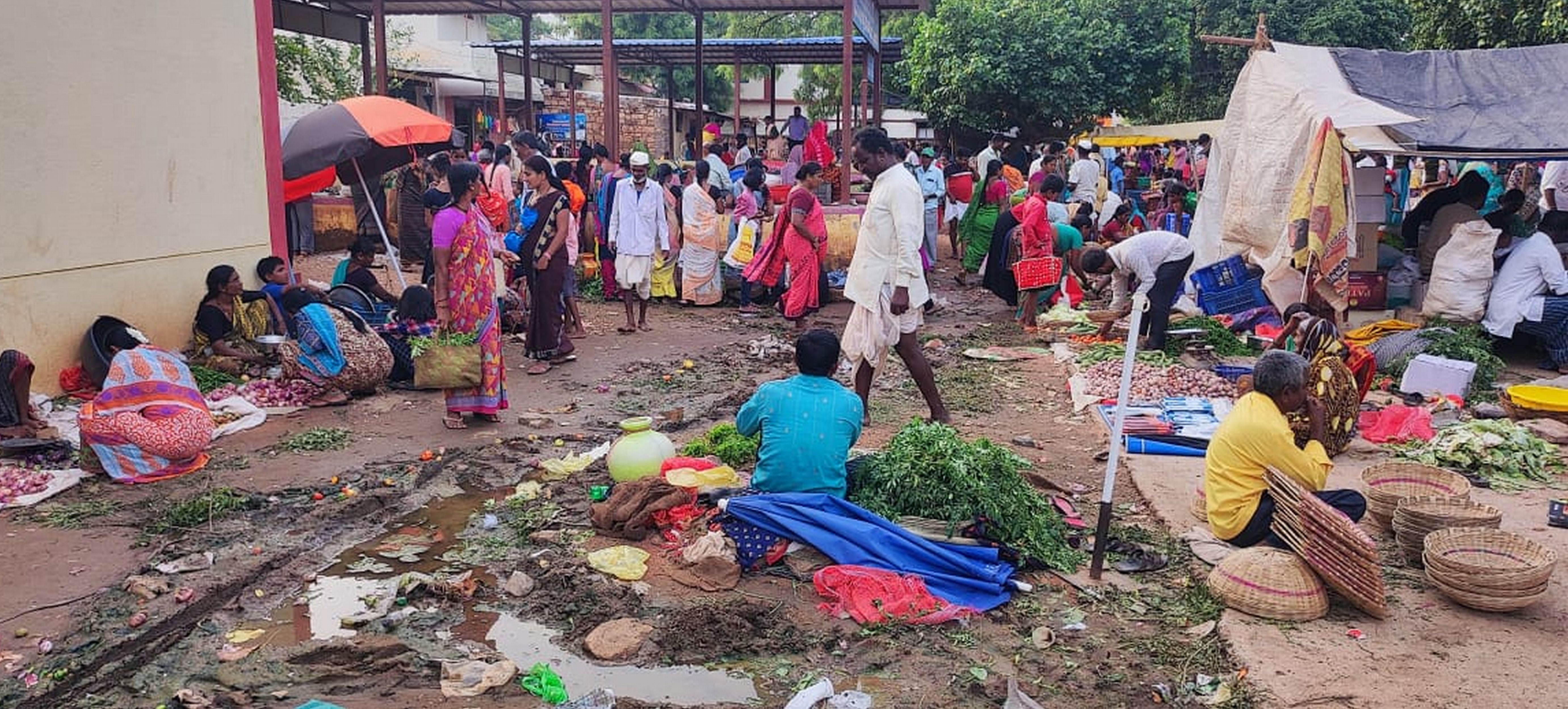 ಹನುಮಸಾಗರ ಮಾರುಕಟ್ಟೆಯ ಅವ್ಯವಸ್ಥೆಯ ನೋಟ