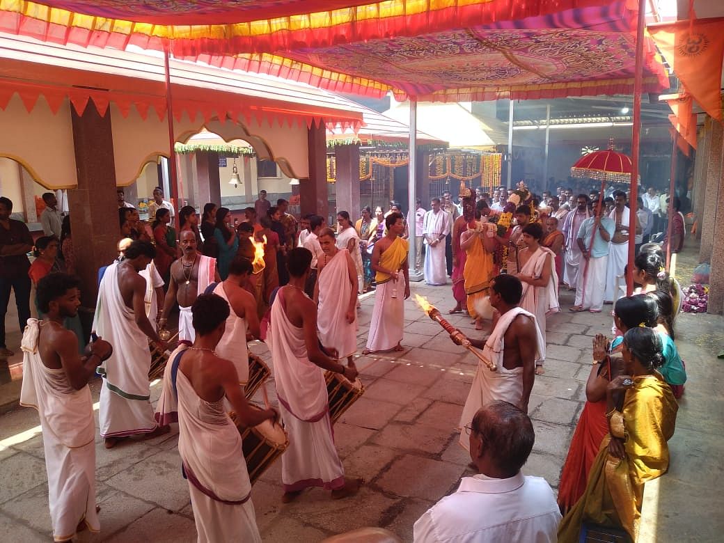 ಕೋಟೆಬಾಗಿಲು ವೀರಮಾರುತಿ ದೇವಸ್ಥಾನದಲ್ಲಿ ಬುಧವಾರ ಜಾತ್ರಾ ಮಹೋತ್ಸವದ ಬಲಿ ಉತ್ಸವ ನಡೆಯಿತು