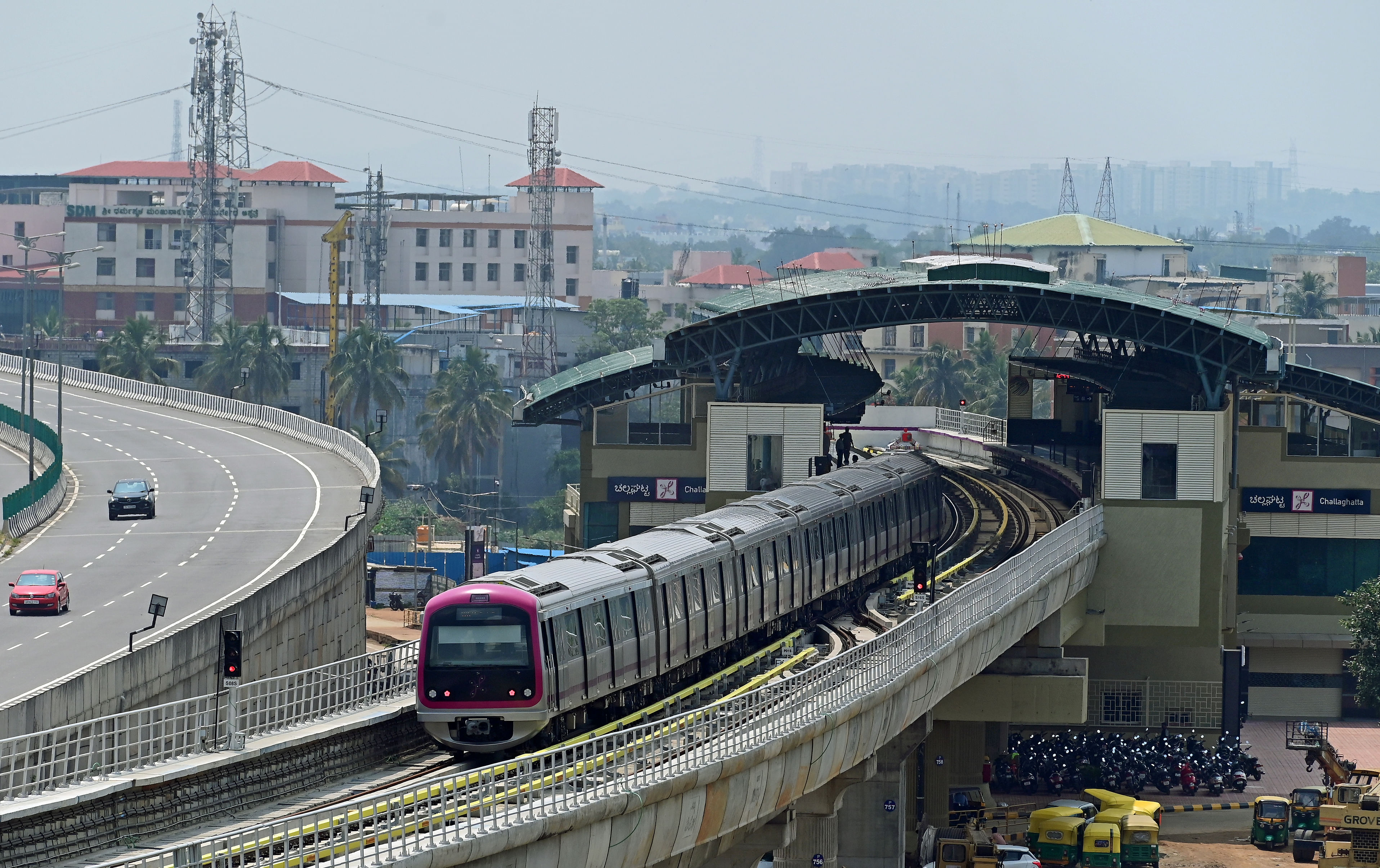 ನೇರಳೆ ಮಾರ್ಗದ ಮೆಟ್ರೊ