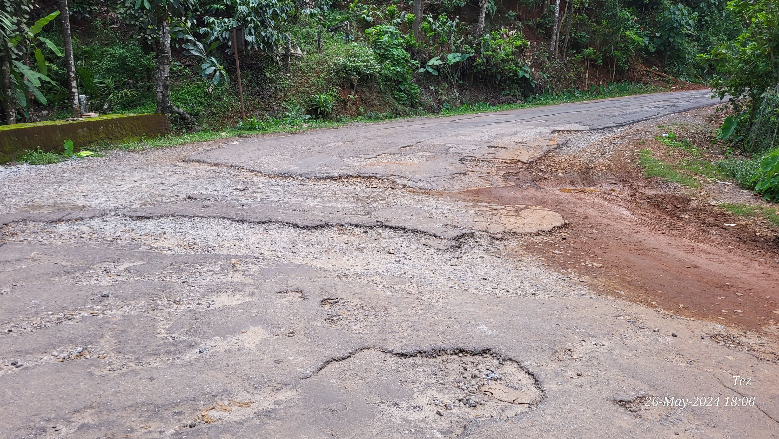 ಹದಗೆಟ್ಟಿರುವ ಕಳಸ-ಕುದುರೆಮುಖ ಹೆದ್ದಾರಿ