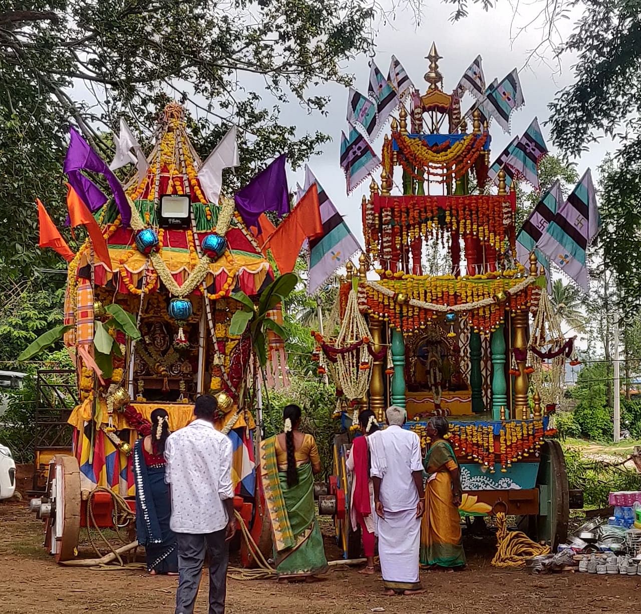 ಕುಶಾಲನಗರ ಸಮೀಪದ ಕೂಡುಮಂಗಳೂರು ಮತ್ತು ಕೂಡ್ಲೂರು ಗ್ರಾಮದ ಗ್ರಾಮ ದೇವತೆ ದೊಡ್ಡಮ್ಮ ತಾಯಿಯ ರಥೋತ್ಸವ ಮತ್ತು ಜಾತ್ರೋತ್ಸವ ನಡೆಯಿತು