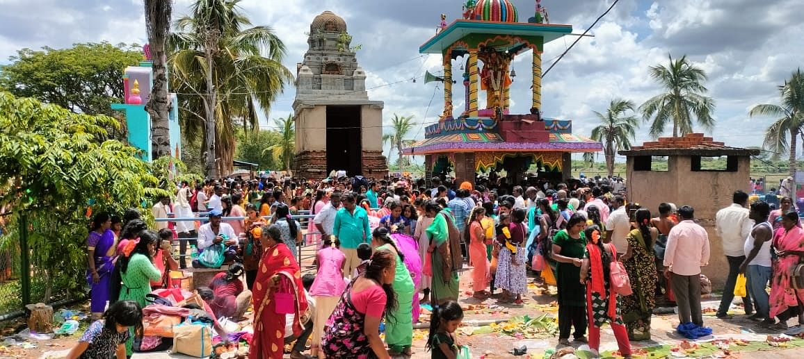 ಮುದಗಾನುಕುಂಟೆಯಲ್ಲಿ ಭಕ್ತರ ದಟ್ಟಣೆ