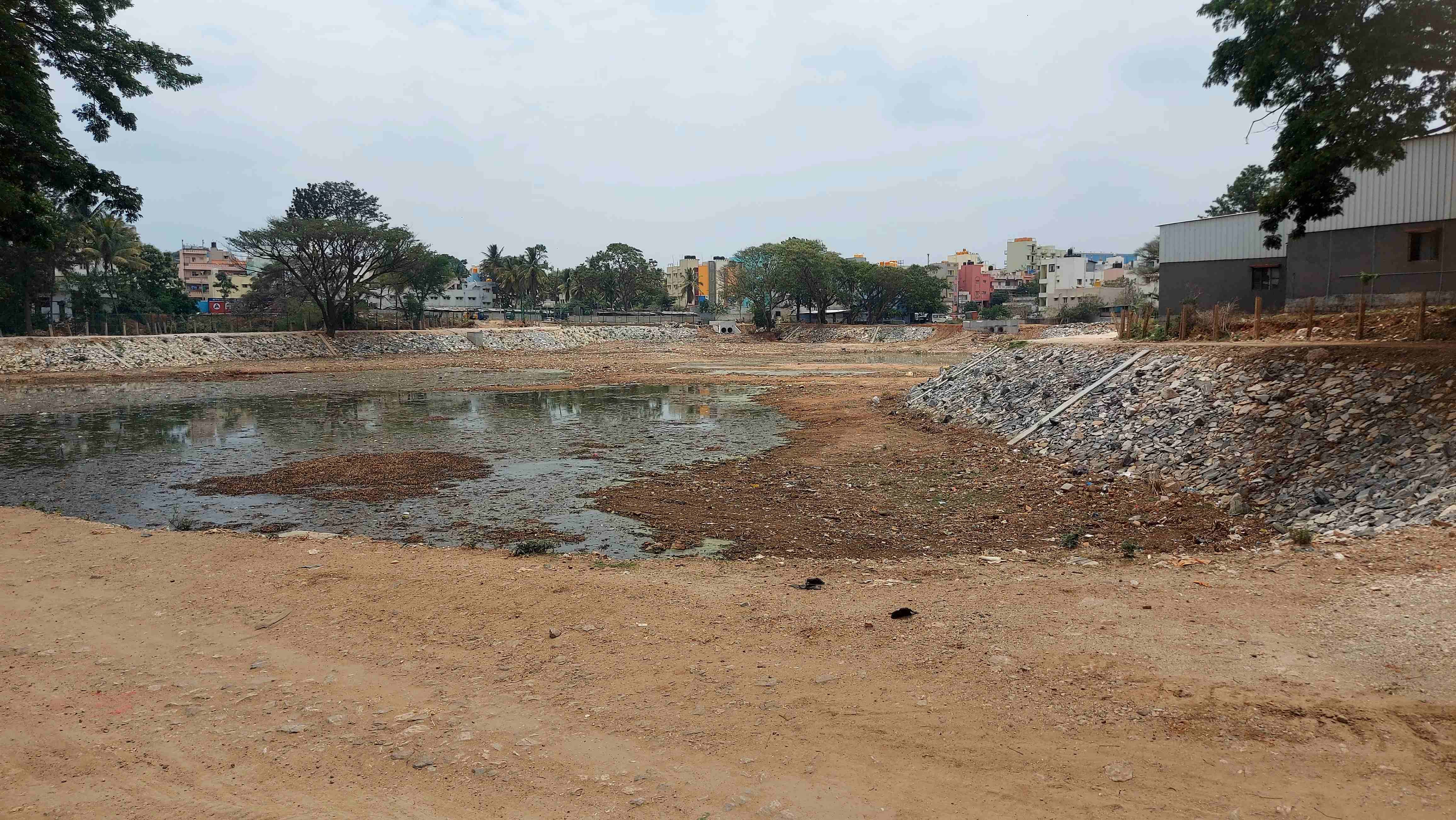 ಶಿವಪುರ ಕೆರೆಯಲ್ಲಿ ಅಭಿವೃದ್ಧಿ ಕಾಮಗಾರಿ ನಡೆಯುತ್ತಿದೆ