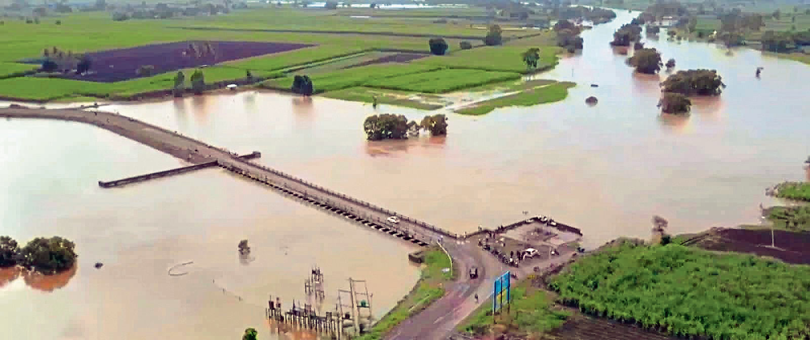 ಚಿಕ್ಕೋಡಿ ತಾಲ್ಲೂಕಿನ ಸದಲಗಾ ಹೊರವಲಯದಲ್ಲಿ ದೂಧಗಂಗಾ ನದಿಗೆ ಬಂದ ಪ್ರವಾಹದ ವಿಹಂಗಮ ನೋಟ (ಸಂಗ್ರಹ ಚಿತ್ರ)