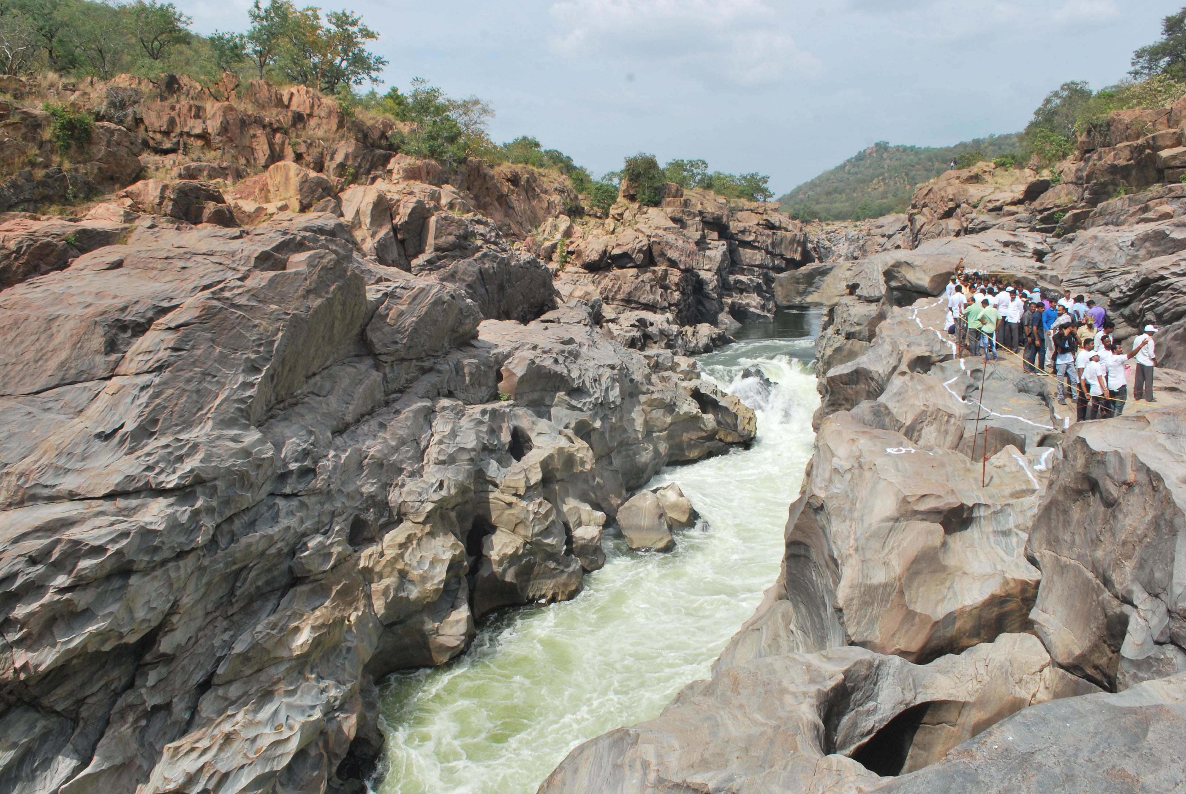 ಕಾವೇರಿ ನದಿ ಹರಿಯುವ ಮೇಕೆದಾಟು ಪ್ರದೇಶ