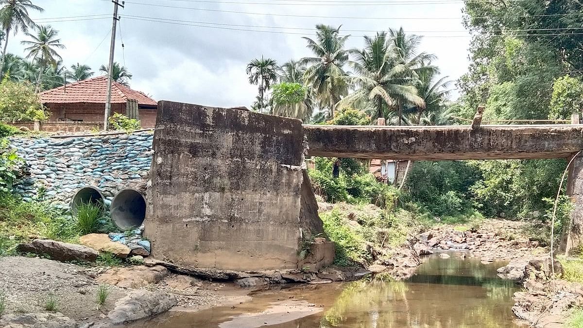 ಕಲ್ಮಕಾರು-ಗುಳಿಕಾನ ಸಂಪರ್ಕ ಸೇತುವೆ