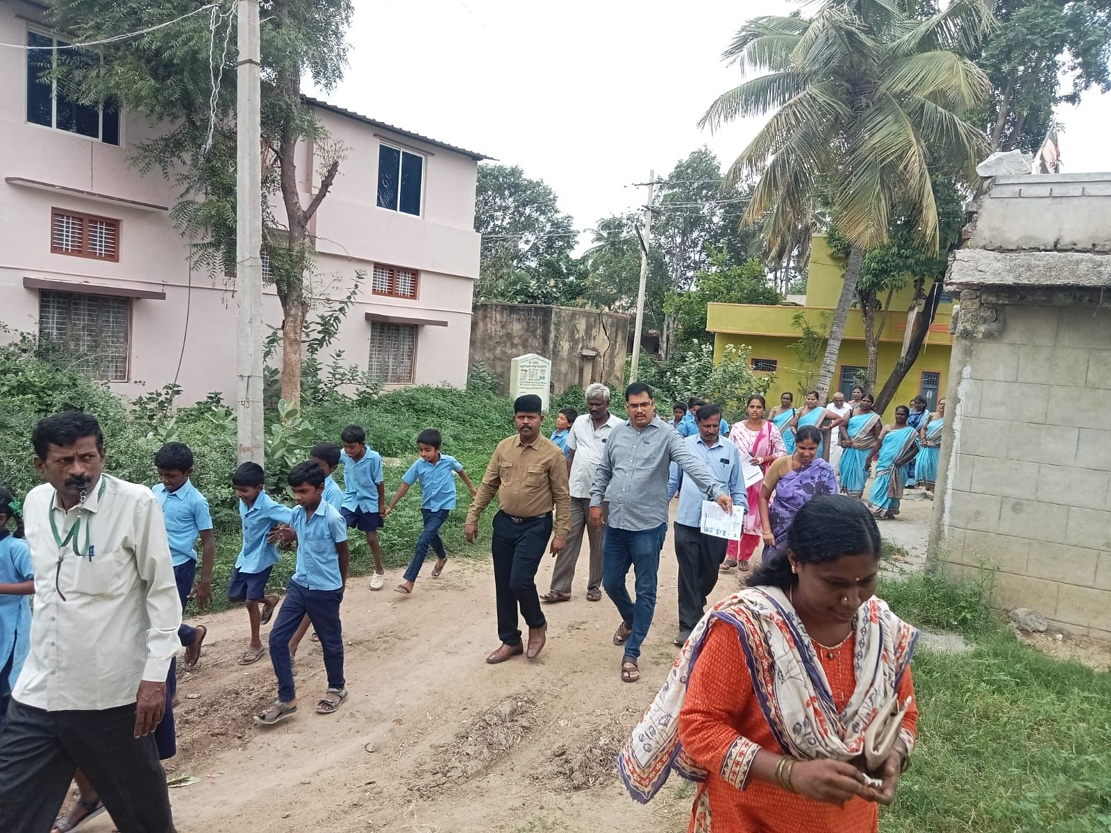 ತಾಲ್ಲೂಕು ಪಂಚಾಯಿತಿಯಿಂದ ಸಾರ್ವಜನಿಕರಿಗೆ ಡೆಂಗಿ ಜಾಗೃತಿ ಮೂಡಿಸಲಾಯಿತು