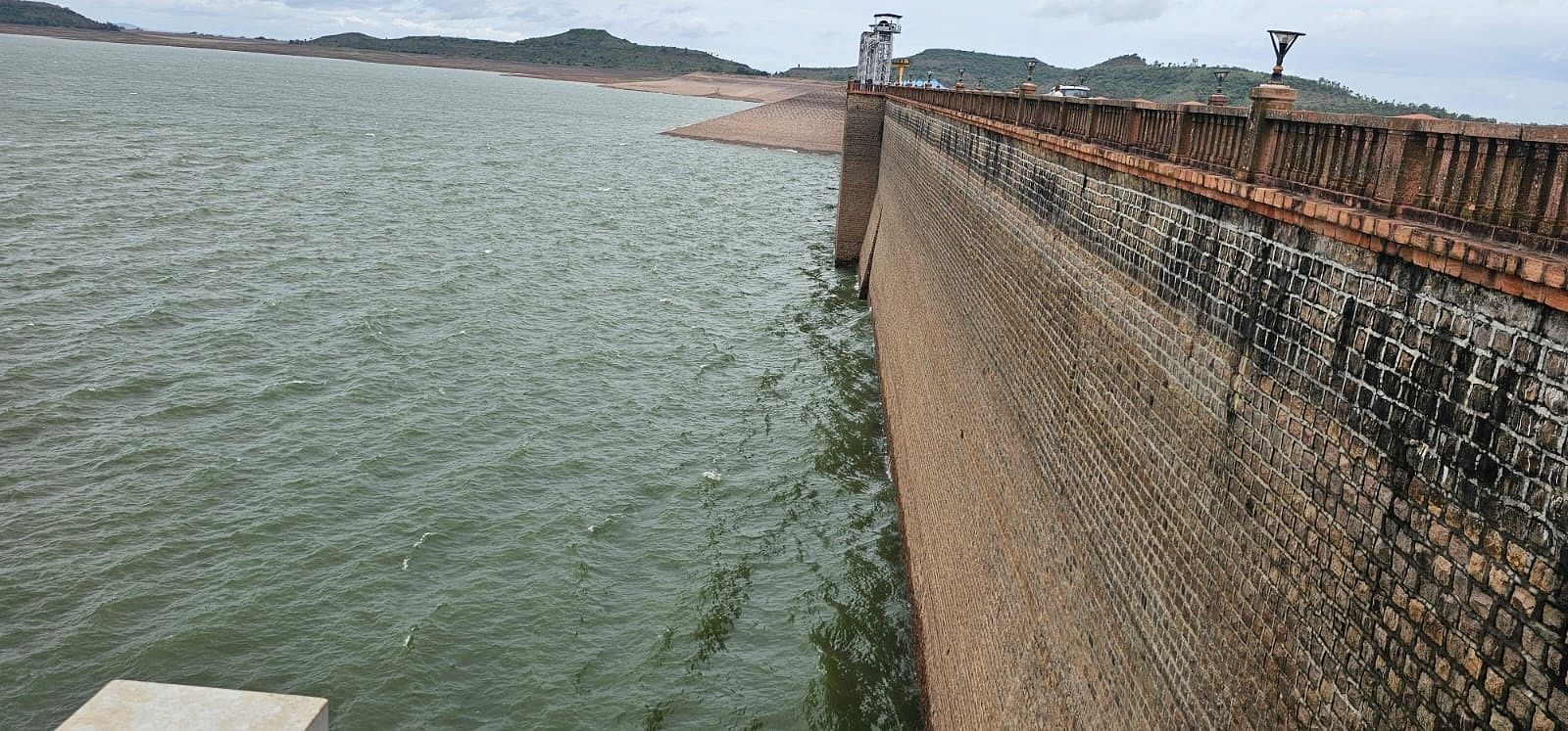 ಹುಕ್ಕೇರಿ ತಾಲ್ಲೂಕಿನ ಹಿಡಕಲ್‌ ಜಲಾಶಯ
–ಪ್ರಜಾವಾಣಿ ಚಿತ್ರ: ಪಿ.ಜಿ.ಕೊಣ್ಣೂರ