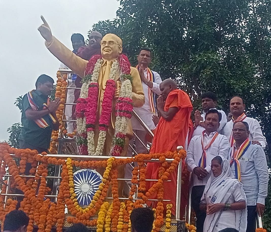 ಹುಮನಾಬಾದ್ ತಾಲ್ಲೂಕಿನ ನಂದಗಾಂವ ಗ್ರಾಮದಲ್ಲಿನ ಡಾ. ಬಿ. ಆರ್. ಅಂಬೇಡ್ಕರ್ ಅವರ ಮೂರ್ತಿ ಅನಾವರಣ ಕಾರ್ಯಕ್ರಮ ಜರಗಿತು.