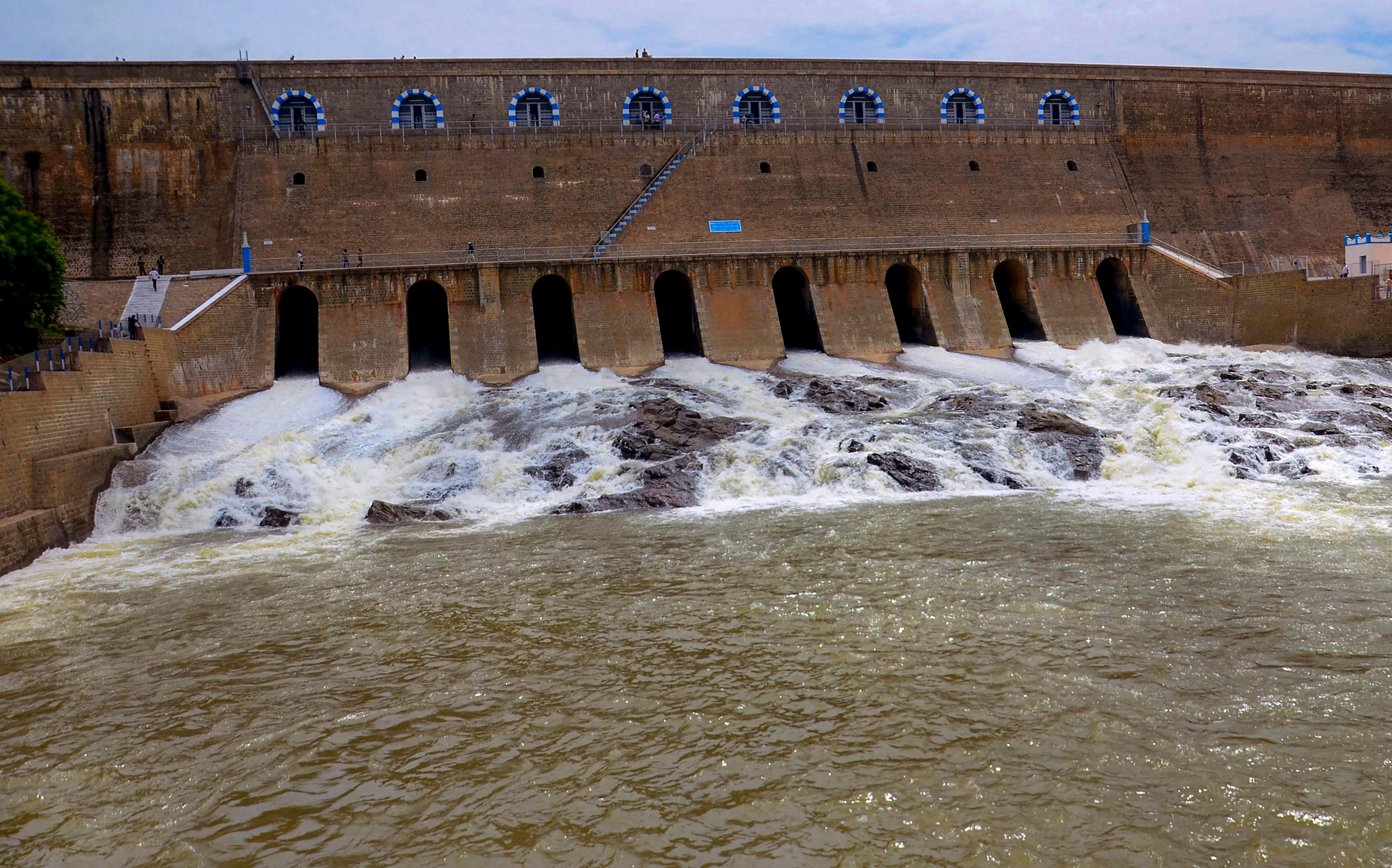 ಮೆಟ್ಟೂರು ಜಲಾಶಯದಿಂದ ನೀರು ನದಿಗೆ ಬಿಟ್ಟಿರುವುದು– ಪಿಟಿಐ ಸಂಗ್ರಹ ಚಿತ್ರ