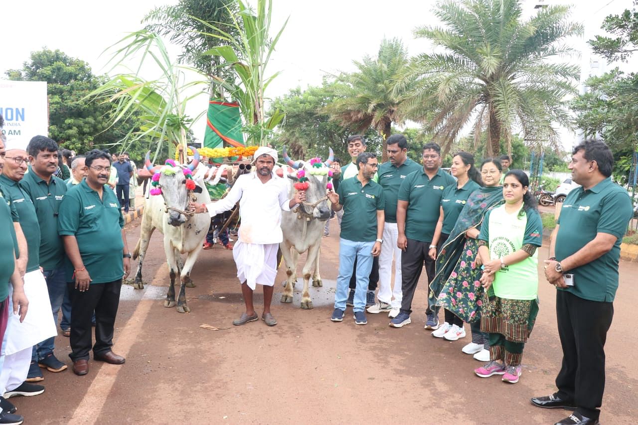 ಬೀದರ್‌ನಲ್ಲಿ ಶನಿವಾರ ರೋಟರಿ ಕ್ಲಬ್ ಕಲ್ಯಾಣ ವತಿಯಿಂದ ಆಯೋಜಿಸಿದ್ದ ವೃಕ್ಷೋಥಾನ್‌ ಜಾಥಾ ನಡೆಯಿತು