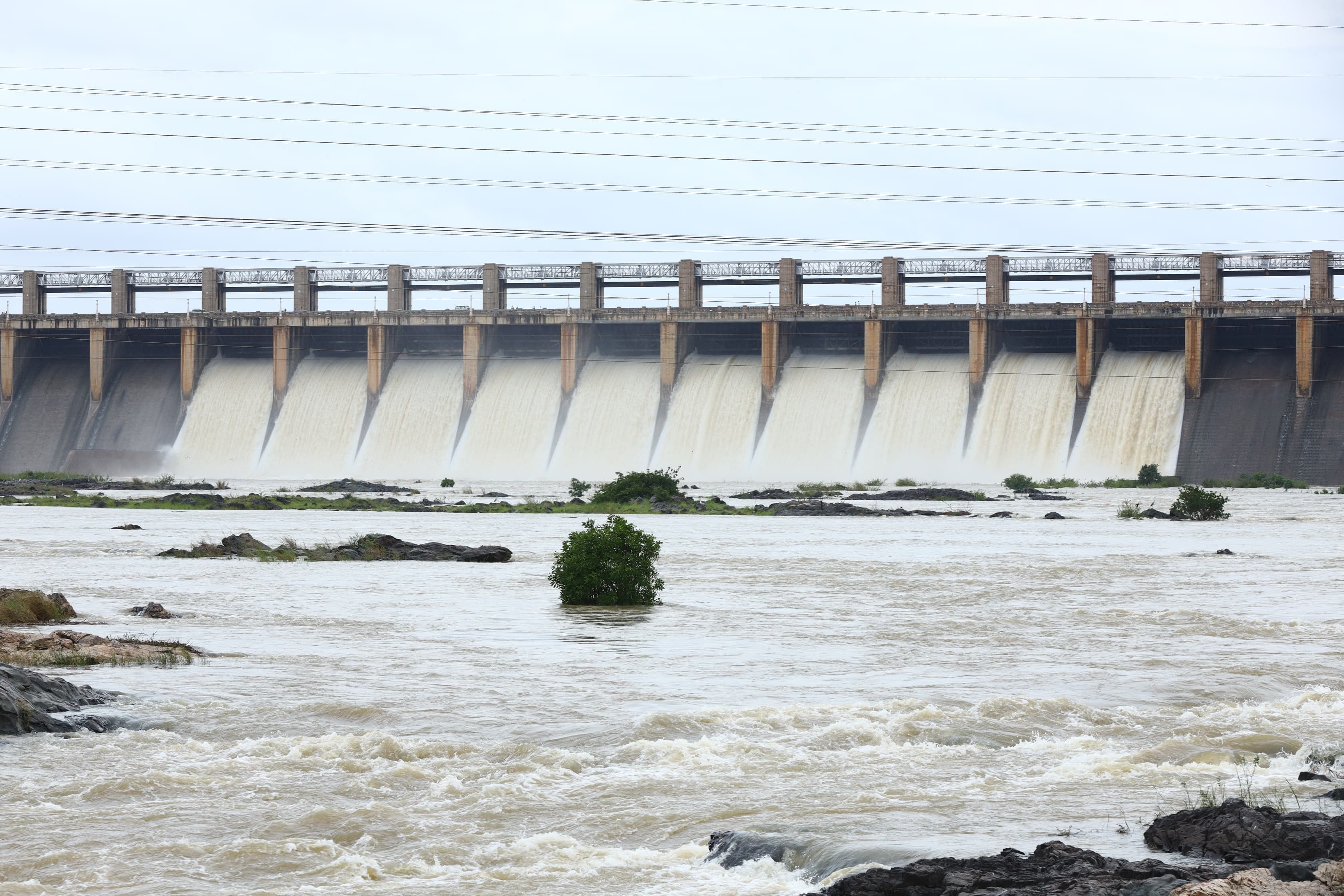 ತುಂಗಭದ್ರಾ ಅಣೆಕಟ್ಟೆ  
