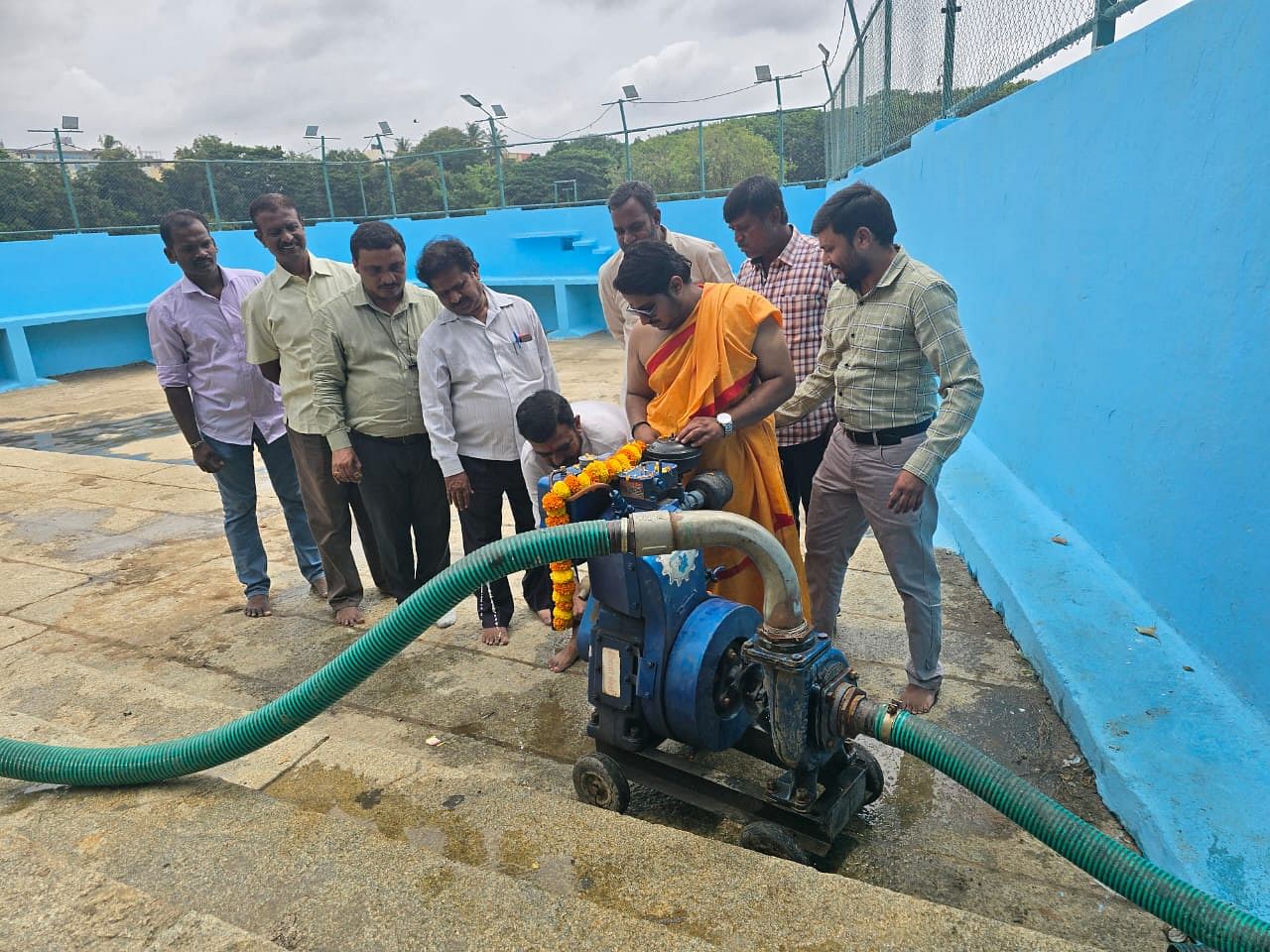 ಯಡಿಯೂರು ಕೆರೆಯಲ್ಲಿರುವ ಕಲ್ಯಾಣಿಗೆ ಶುಕ್ರವಾರ ನೀರು ತುಂಬಿಸಲಾಯಿತು.