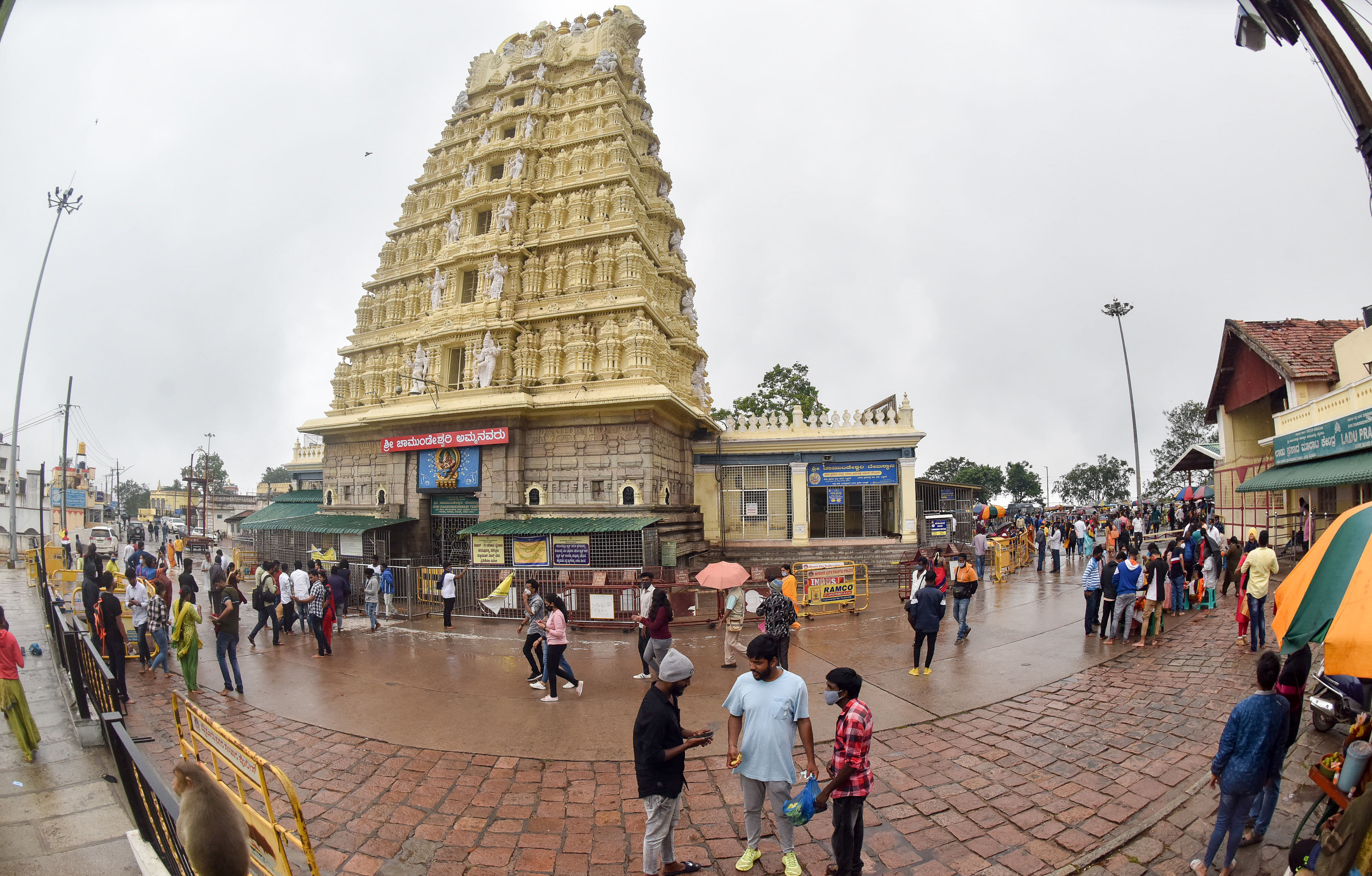 ಮೈಸೂರಿನ ಚಾಮುಂಡಿ ಬೆಟ್ಟದ ಚಾಮುಂಡೇಶ್ವರಿ ದೇವಸ್ಥಾನದ ನೋಟ (ಸಂಗ್ರಹ ಚಿತ್ರ)