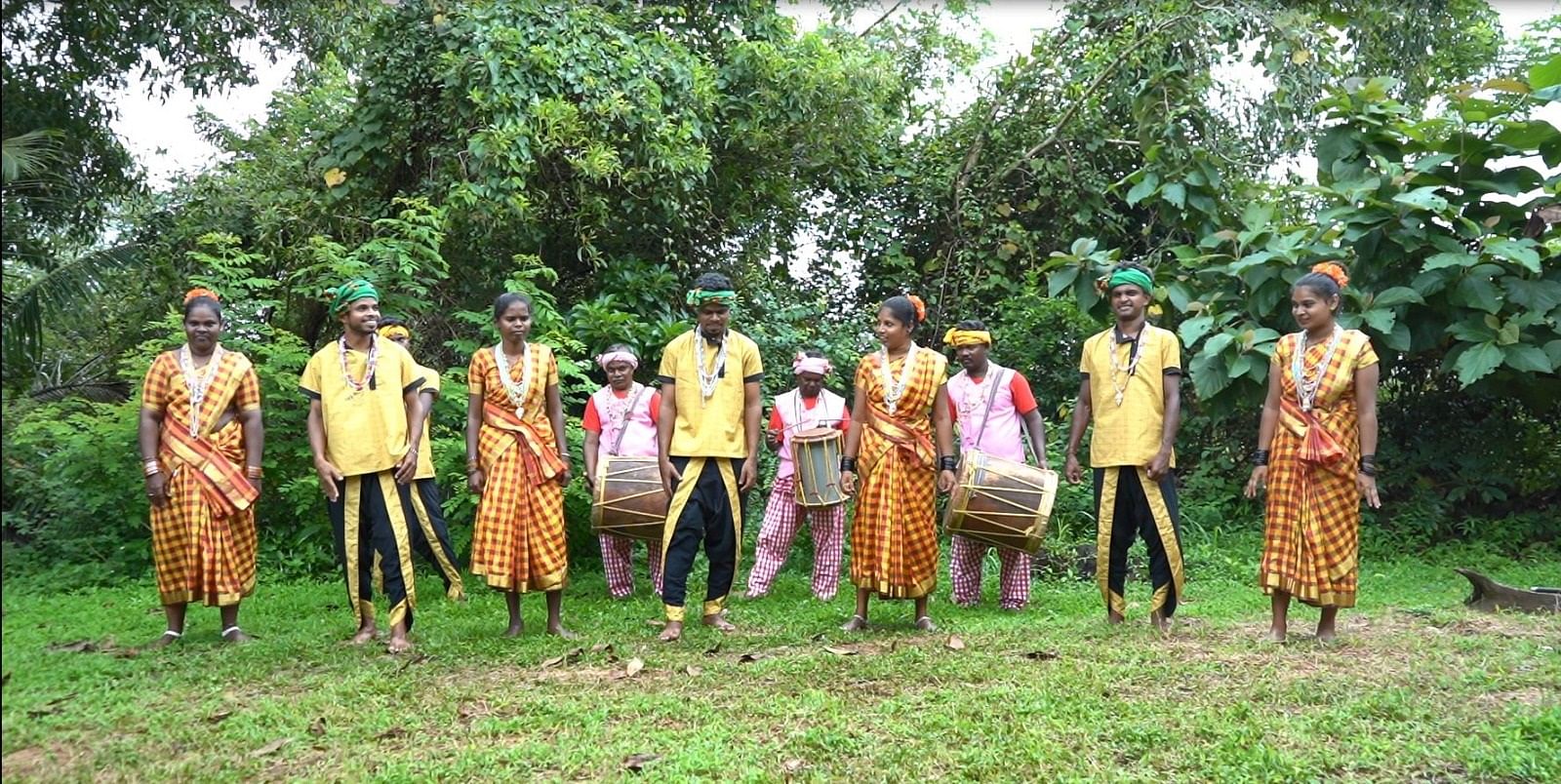 ಕೂಜಿನ ಪಾಟು ಹಾಡಿನ ನೃತ್ಯದ ನೋಟ