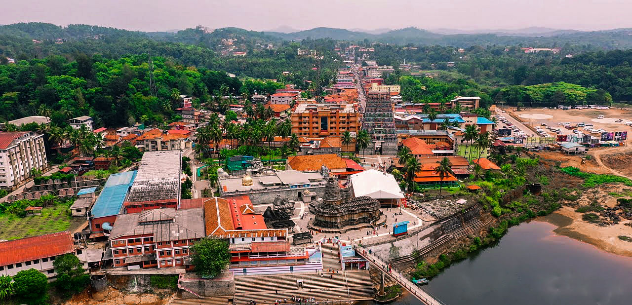 ಶೃಂಗೇರಿಯಲ್ಲಿ 12 ದಿನಗಳ ಕಾಲ ನಡೆಯುವ ಶರನ್ನವರಾತ್ರಿ ಮಹೋತ್ಸಕ್ಕೆ ಸಜ್ಜಾಗಿರುವ ಶಾರದಾ ಪೀಠ