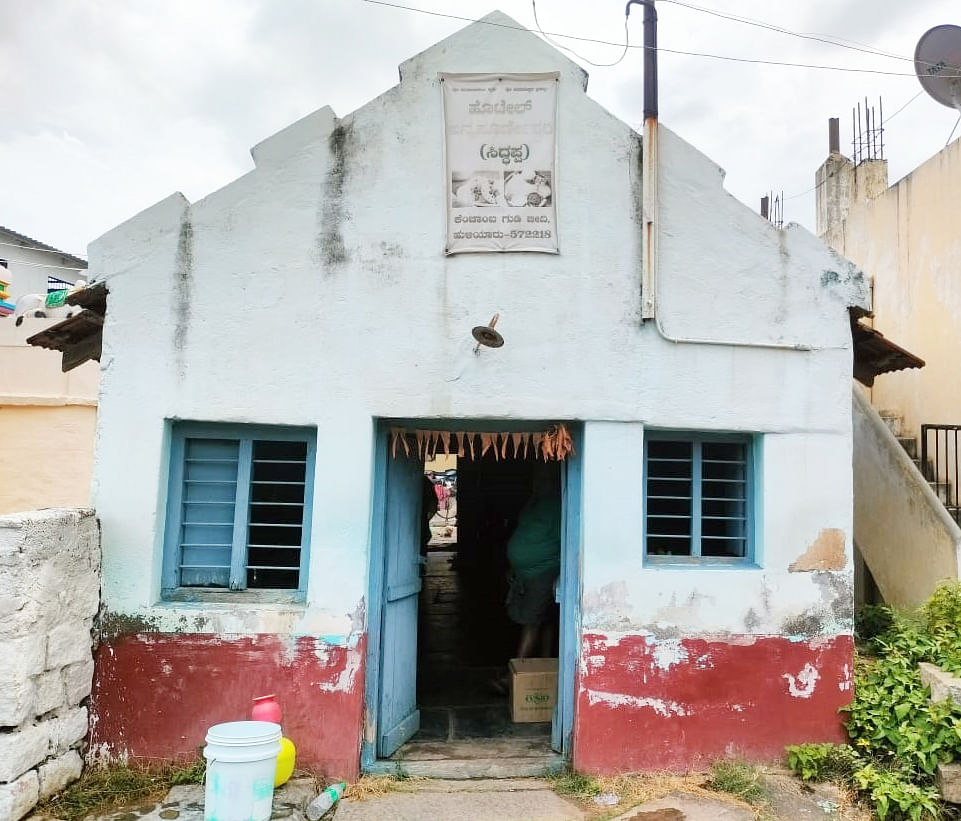 ಹುಳಿಯಾರು ಪಟ್ಟಣದ ‘ಸಿದ್ದಪ್ಪ ಹೊಟೆಲ್‌’