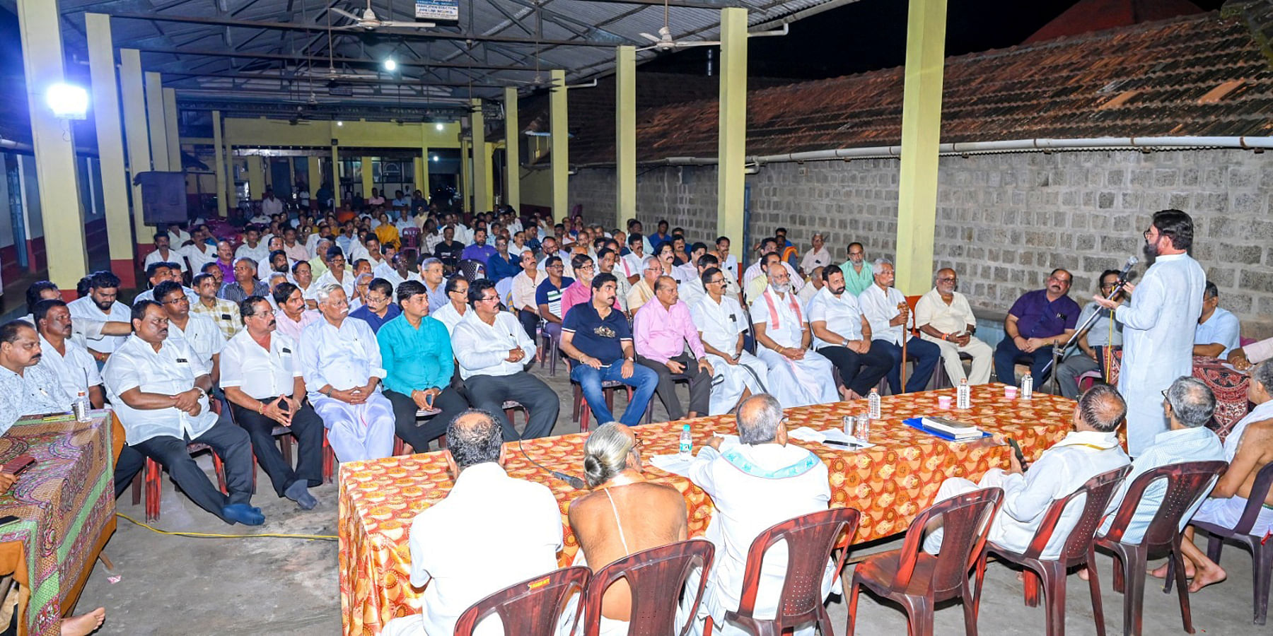 ಪಡುಬಿದ್ರಿ ಮಹಾಲಿಂಗೇಶ್ವರ ಮಹಾಗಣಪತಿ ದೇವಸ್ಥಾನದ ಜೀರ್ಣೋದ್ಧಾರದ ಪೂರ್ವಭಾವಿಯಾಗಿ ನಡೆದ ಭಕ್ತರ ವಿಶೇಷ ಸಭೆಯಲ್ಲಿ ಜೀರ್ಣೋದ್ಧಾರ ಸಮಿತಿ ಅಧ್ಯಕ್ಷ ಕೆ. ಪ್ರಕಾಶ್ ಶೆಟ್ಟಿ ಮಾತನಾಡಿದರು