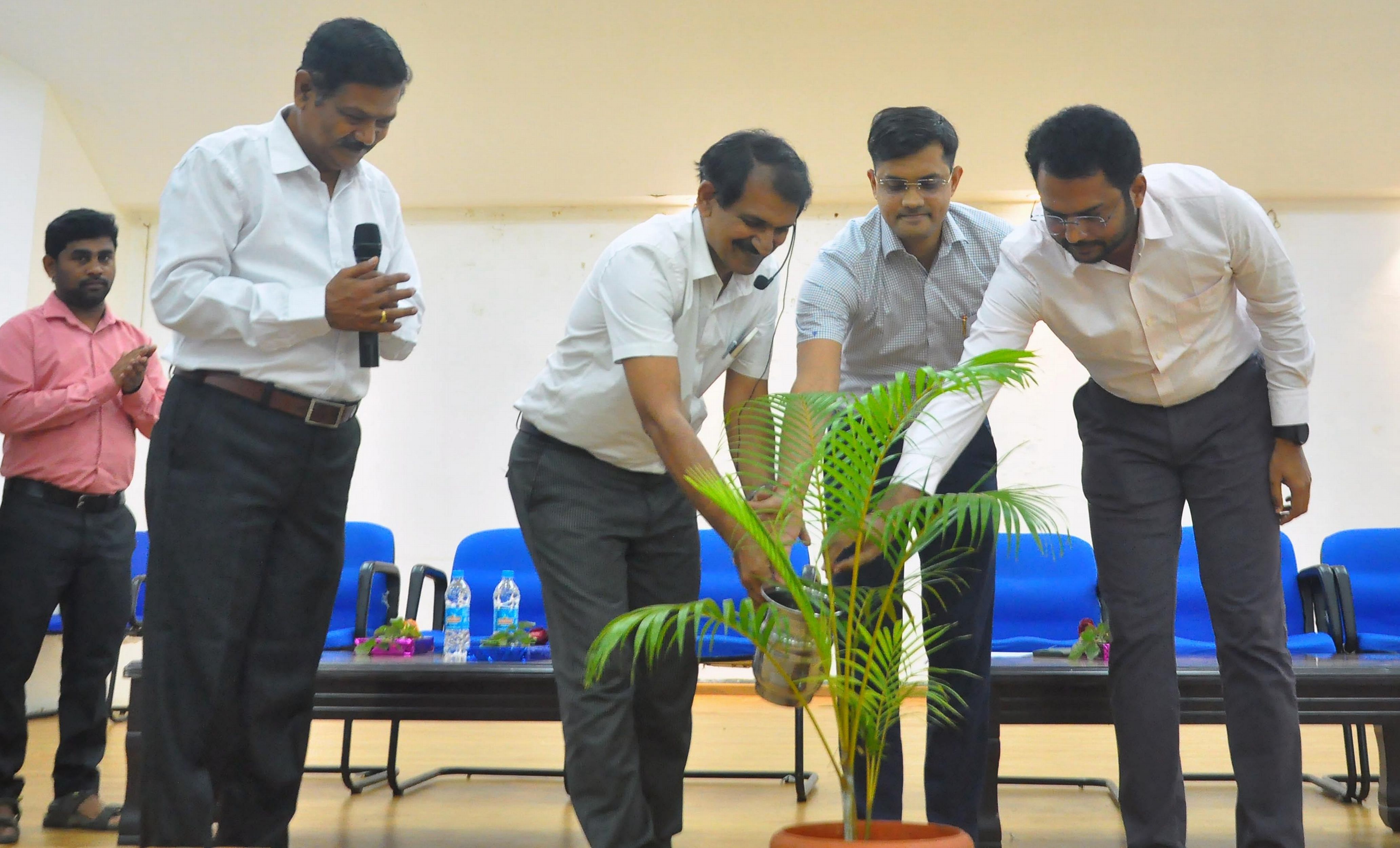 ಕೊಪ್ಪಳದಲ್ಲಿ ಶುಕ್ರವಾರ ನಡೆದ ಆರ್‌ಟಿಐ ಕುರಿತ ಕಾರ್ಯಾಗಾರವನ್ನು ಜಿಲ್ಲಾಧಿಕಾರಿ ನಲಿನ್‌ ಅತುಲ್‌ ಉದ್ಘಾಟಿಸಿದರು