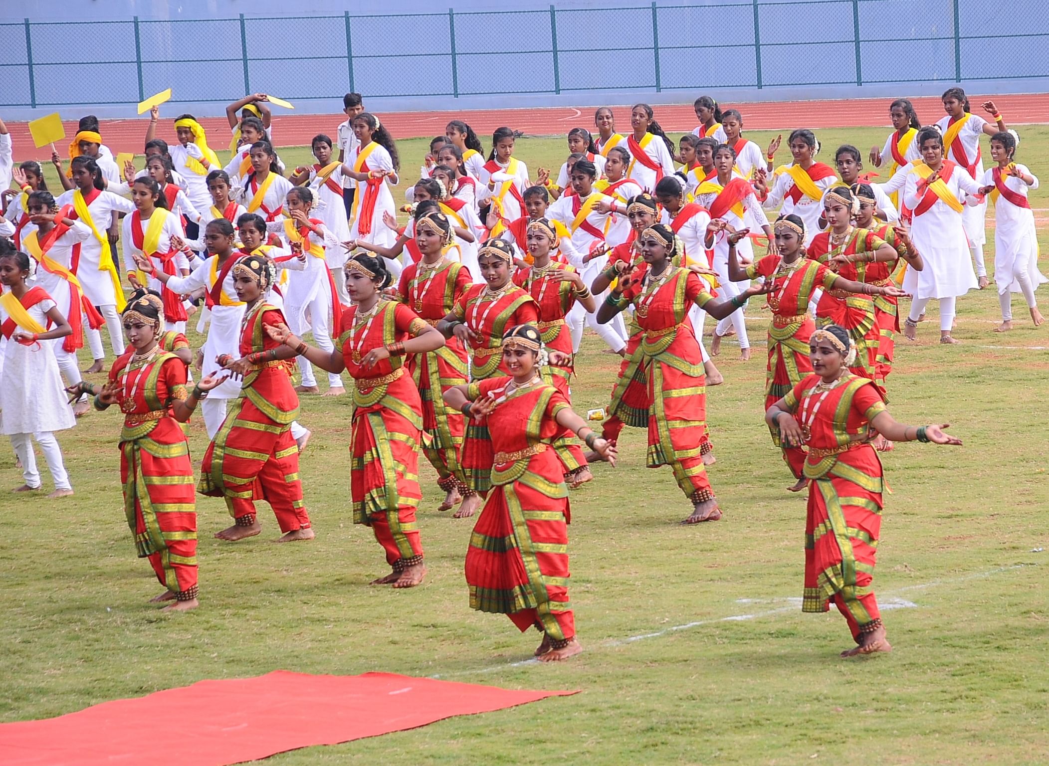 ಶಾಲಾ ಮಕ್ಕಳಿಂದ ಸಾಂಸ್ಕೃತಿಕ ಕಾರ್ಯಕ್ರಮ