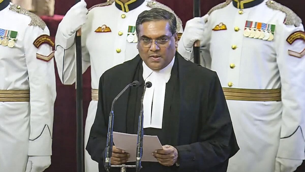 <div class="paragraphs"><p>CJI ಆಗಿ&nbsp;ಪ್ರಮಾಣವಚನ ಸ್ವೀಕರಿಸಿದ ನ್ಯಾ.ಸಂಜೀವ್‌ ಖನ್ನಾ</p></div>