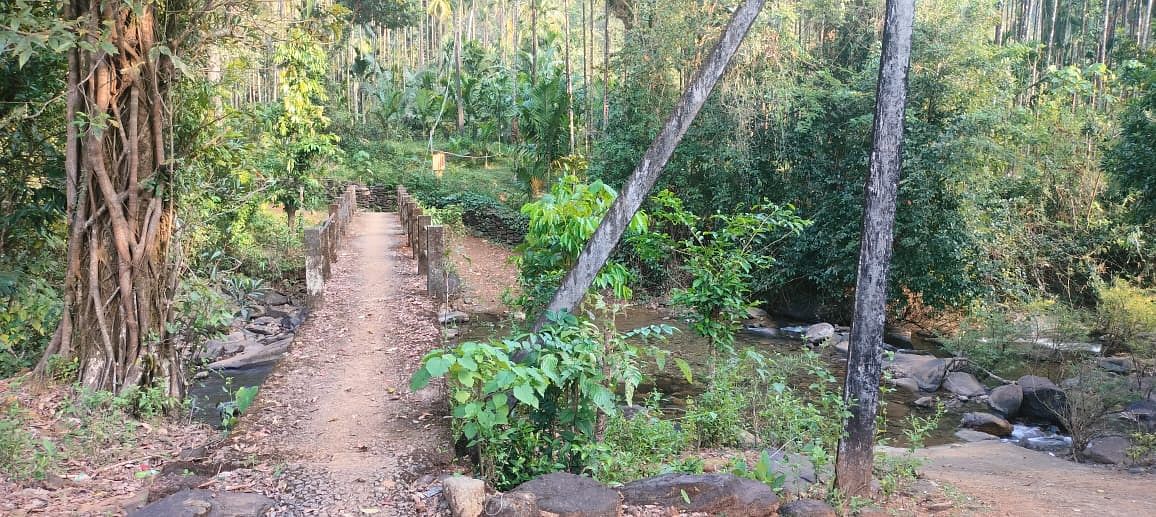 ವಿಕ್ರಂ ಗೌಡನ ಹುಟ್ಟೂರು ಕೂಡ್ಲುವಿಗೆ ತೆರಳುವ ದಾರಿ