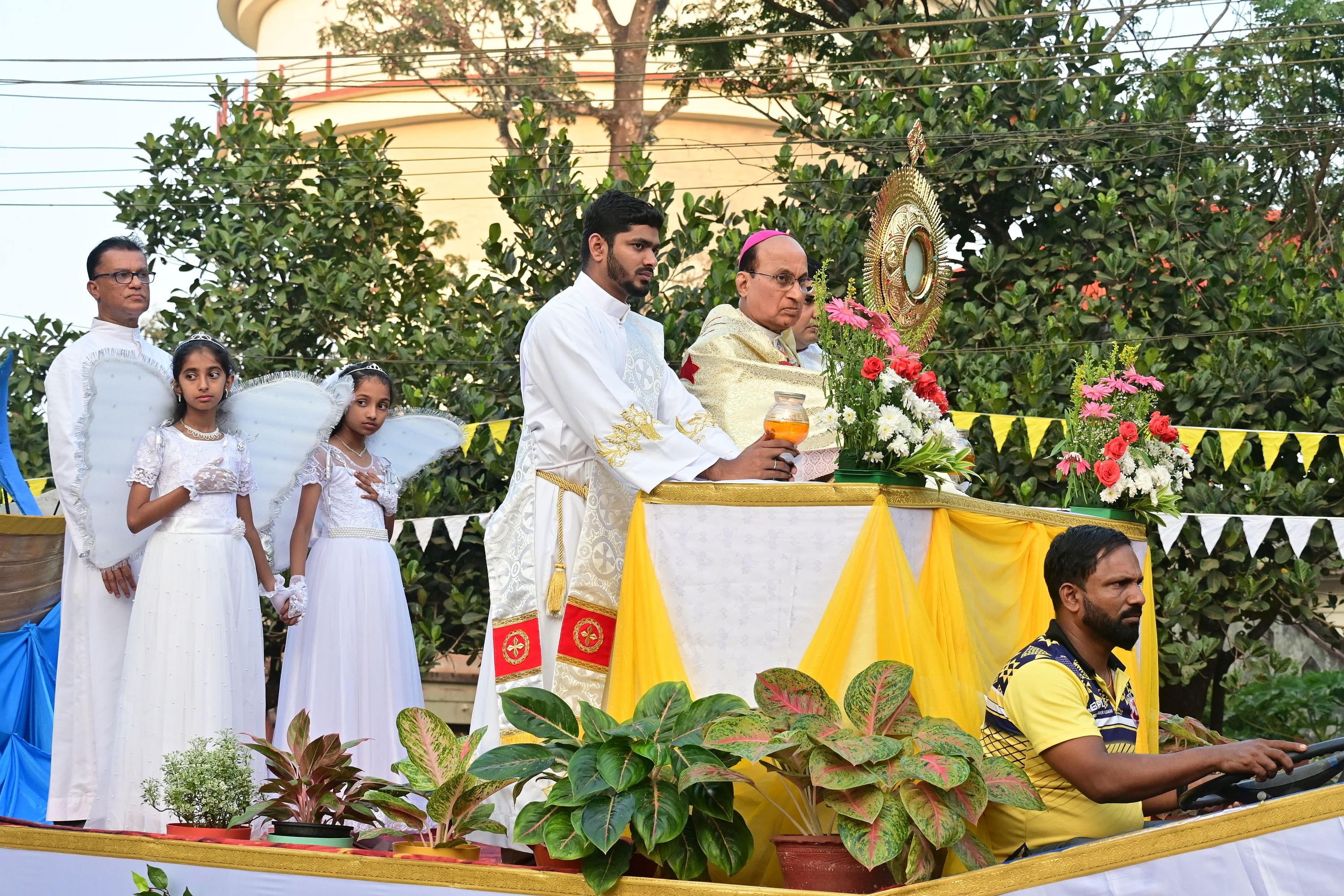 ಉಡುಪಿ ಕಥೊಲಿಕ ಧರ್ಮಪ್ರಾಂತ್ಯದ ವಾರ್ಷಿಕ ಪರಮ ಪ್ರಸಾದದ ಮೆರವಣಿಗೆ ಭಾನುವಾರ ಜರಗಿತು